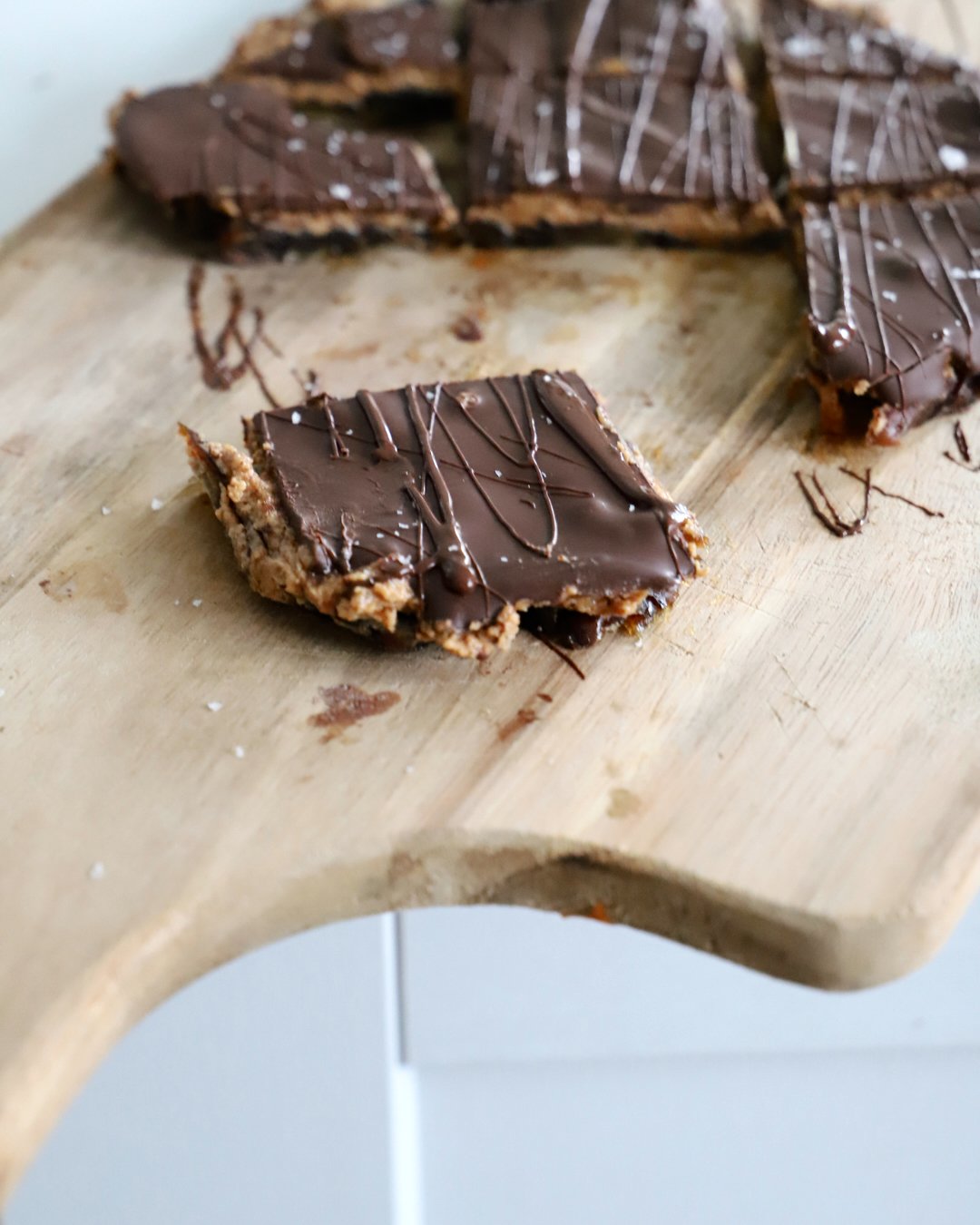 Caramel date bark