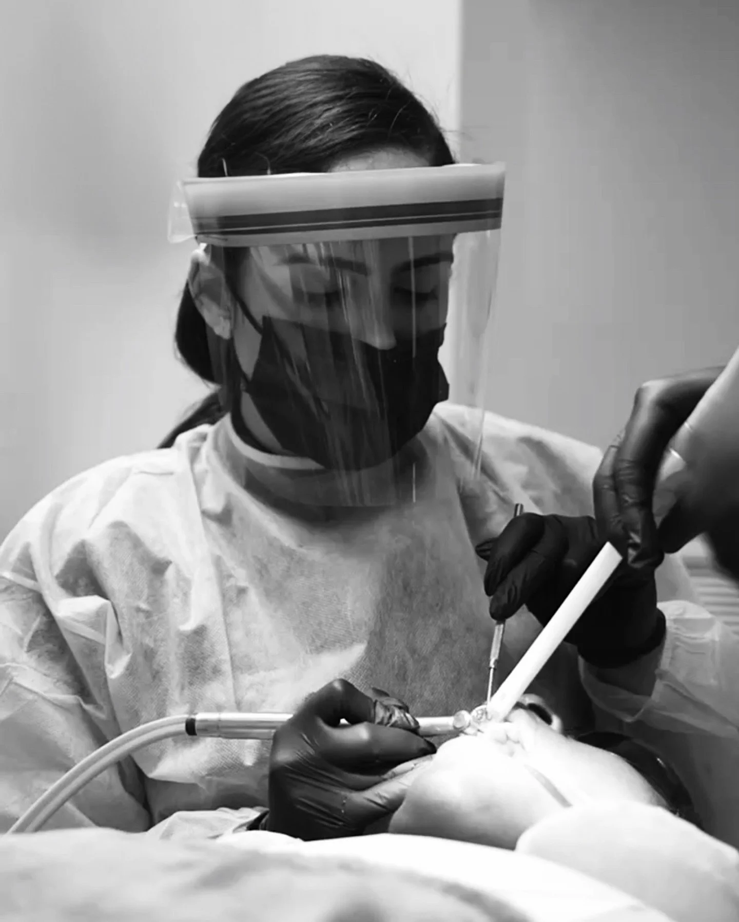 It's time to focus on what's really important - your smile! Did you know that 50% of people say that someone's smile is the first physical trait they notice?

smile makeover | cosmetic dentists | dream smile | smile designer | cosmetic dentist | stra