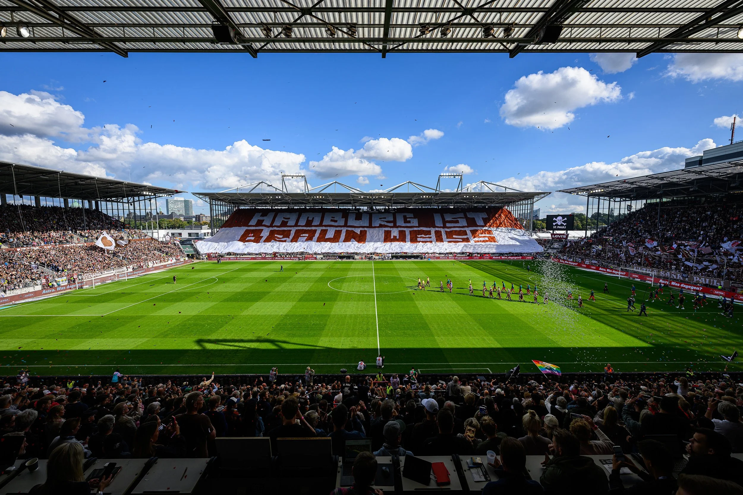 Fußball I Herren I Saison 2025-2026 I Bundesliga I 3. Spieltag I FC St. Pauli - FC Augsburg I 14.09.2025 I Photo by Henning Rohlfs218161.JPG