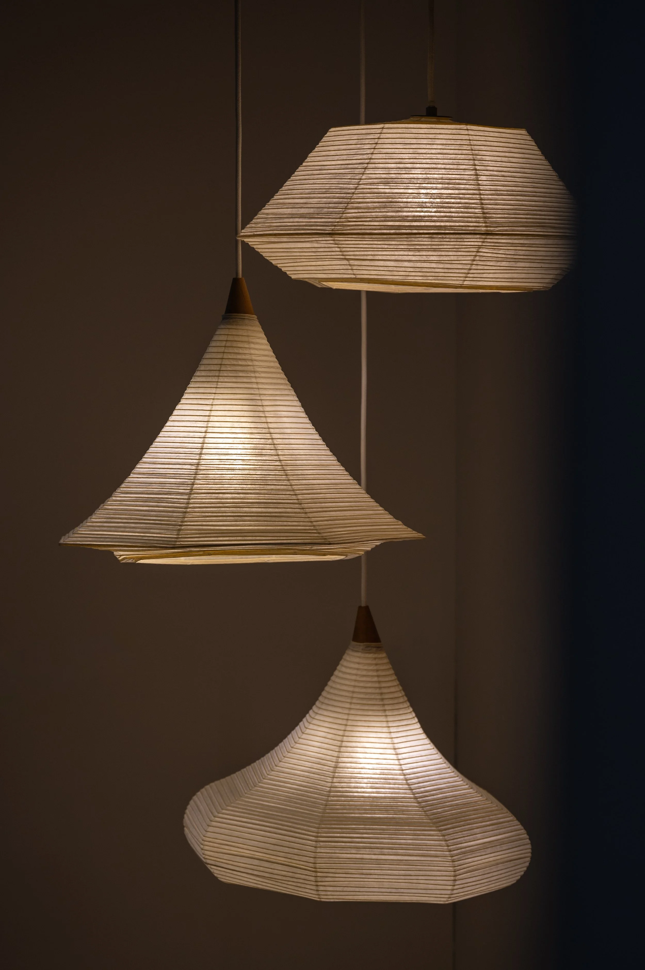 Lampade a sospensione in carta giapponese, made in Giappone, design leggero