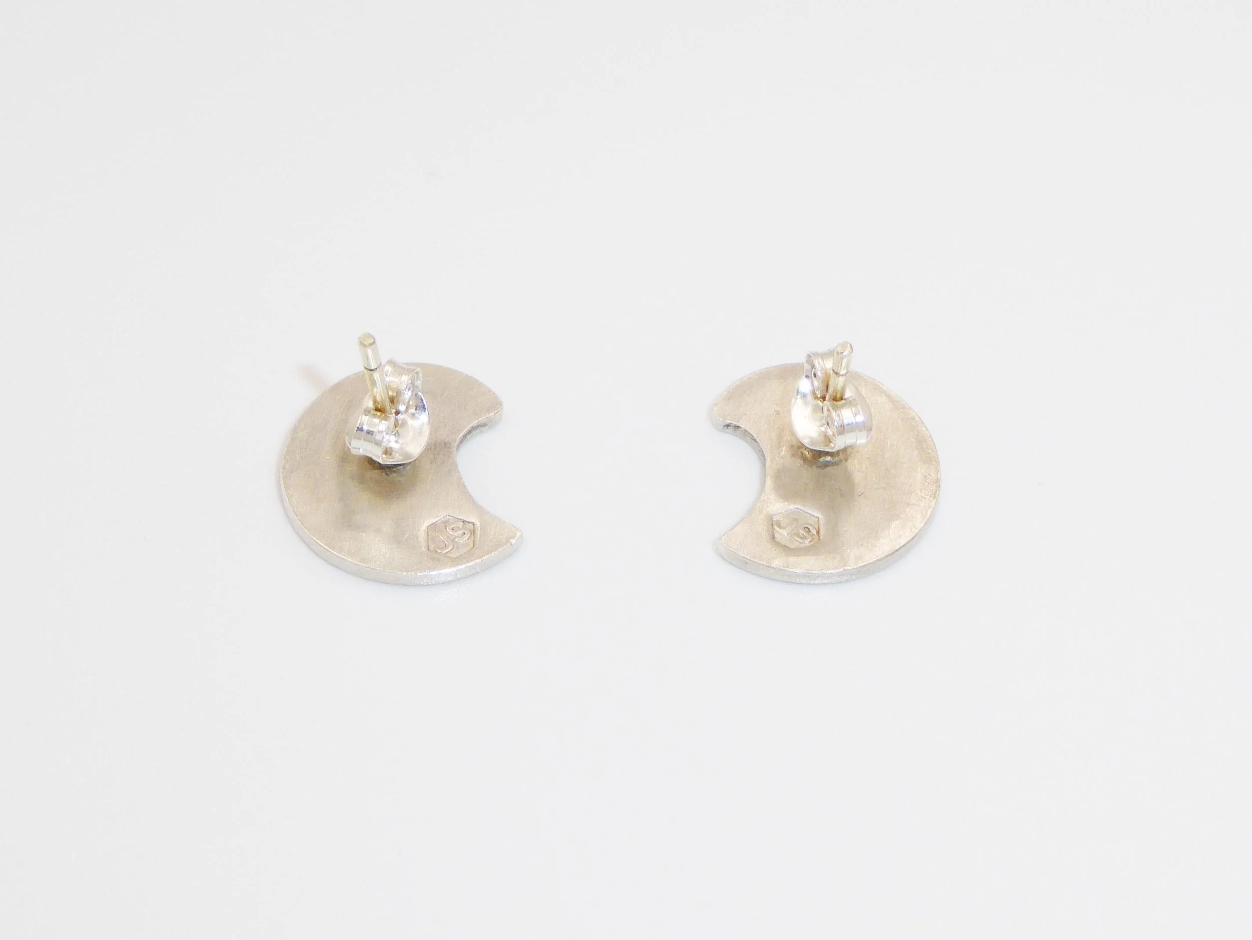 Silver and enamel stud earrings by Jane Short, Brighton, 1980s - reverse