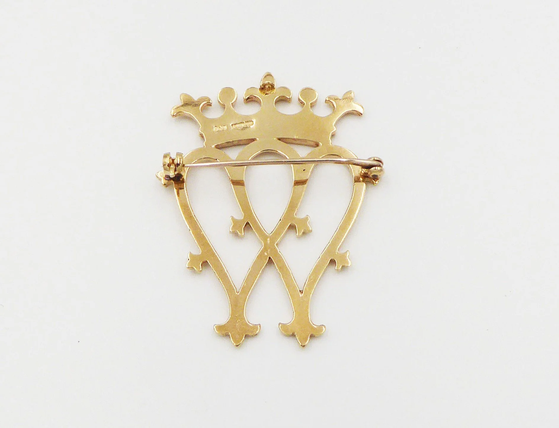 Scottish 9ct gold luckenbooth (heart brooch) by Douglas J. Ewing, Edinburgh, 1973 - reverse