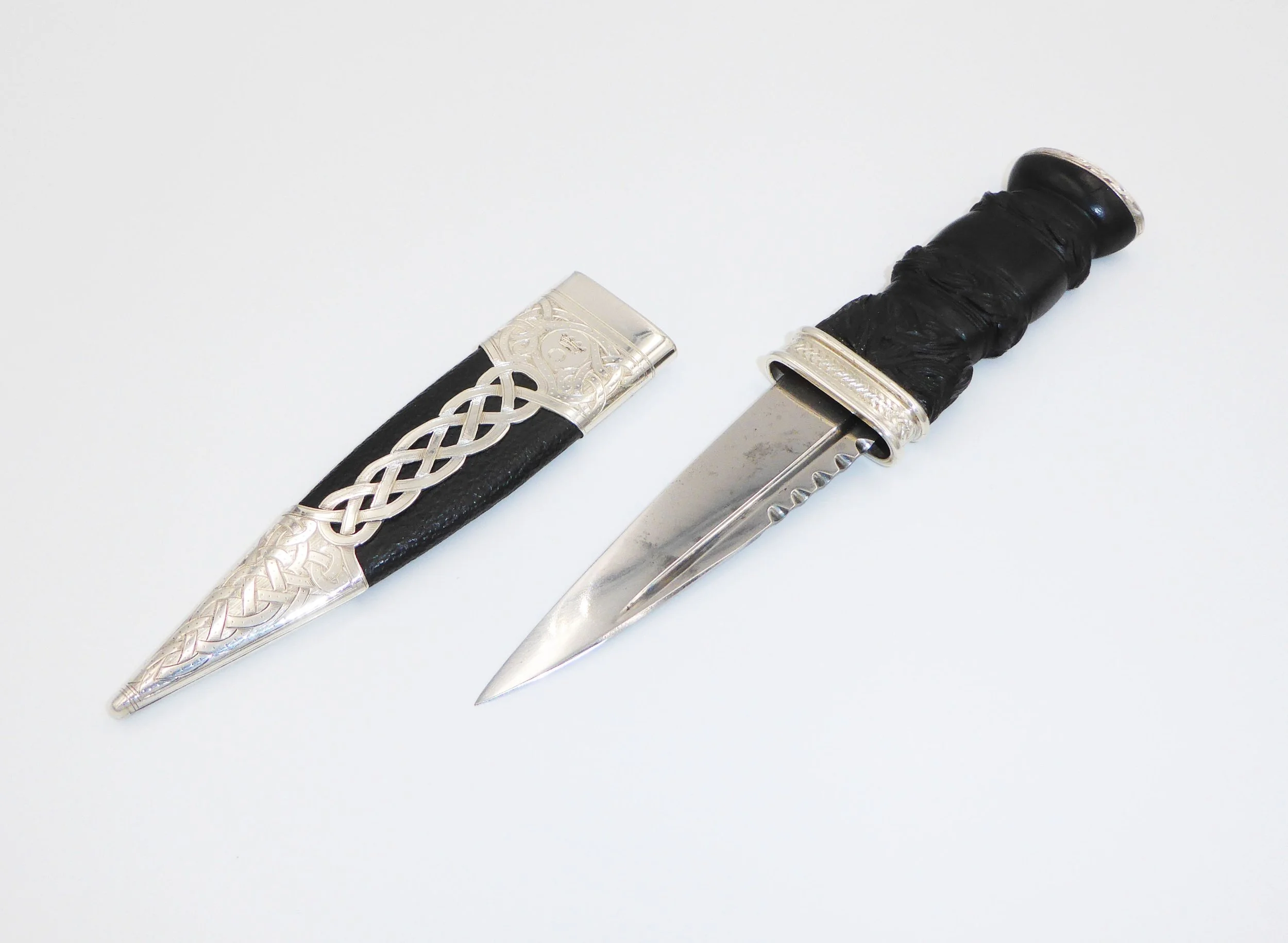 vintage silver mounted sgian dubh by Hamilton & Inches, Edinburgh, 1946 - front open