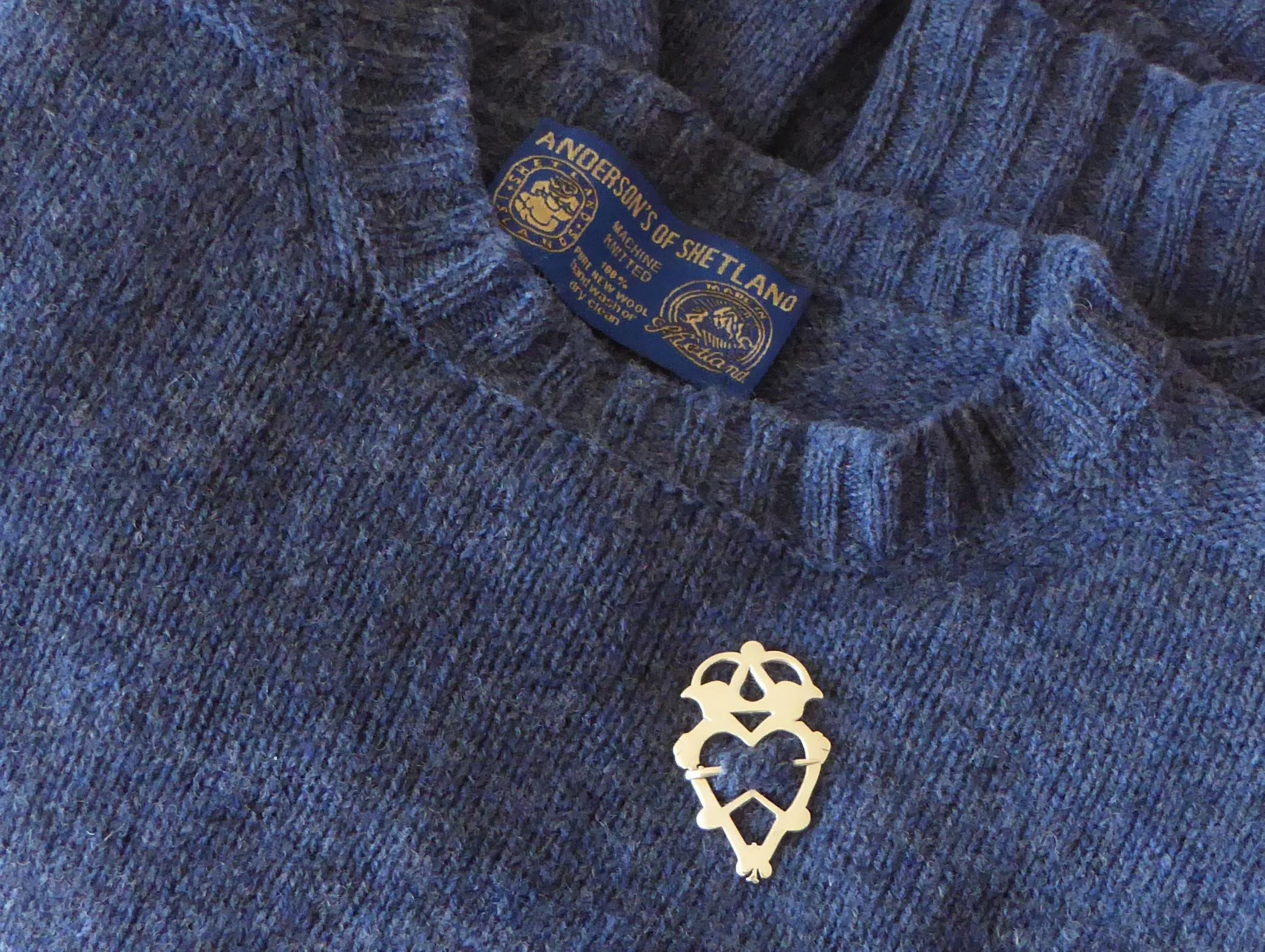 A Scottish luckenbooth (heart brooch) by Colin Campbell, Inverness, c.1990s - jumper