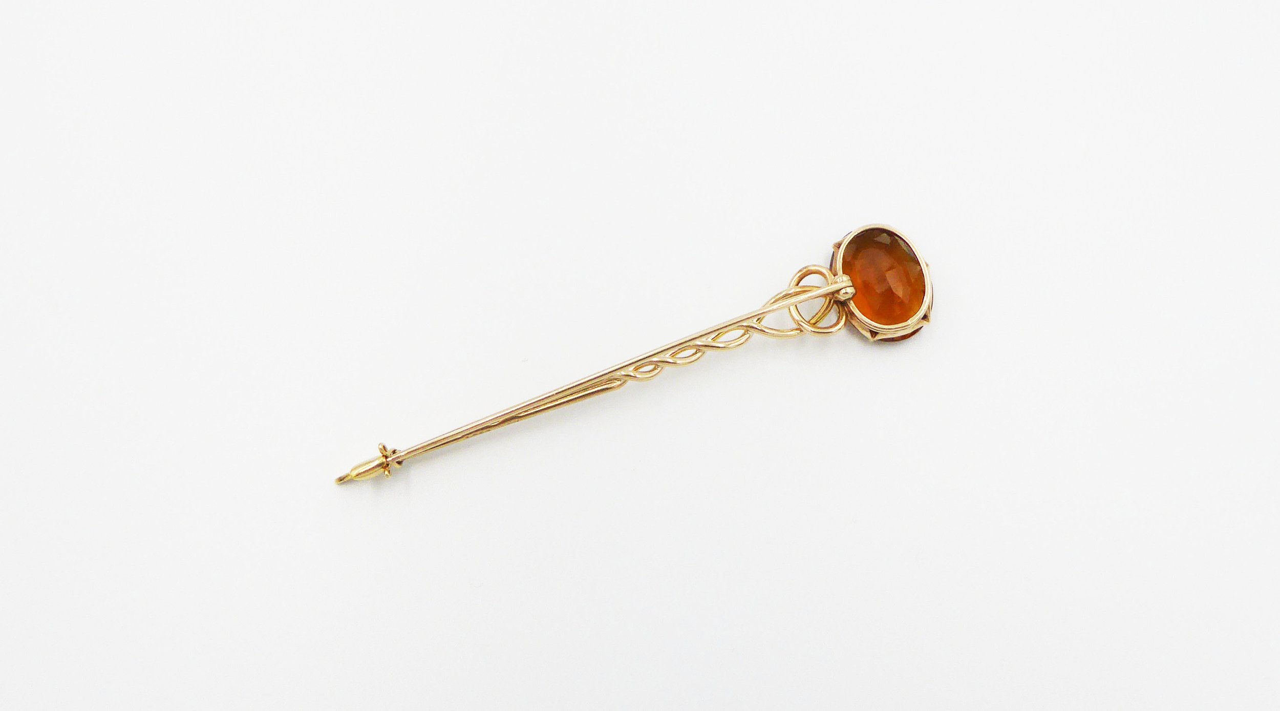 Antique 9ct gold kilt pin with amber quartz (Cairngorm) by William J. Fraser, Ballater, c.1920s - reverse