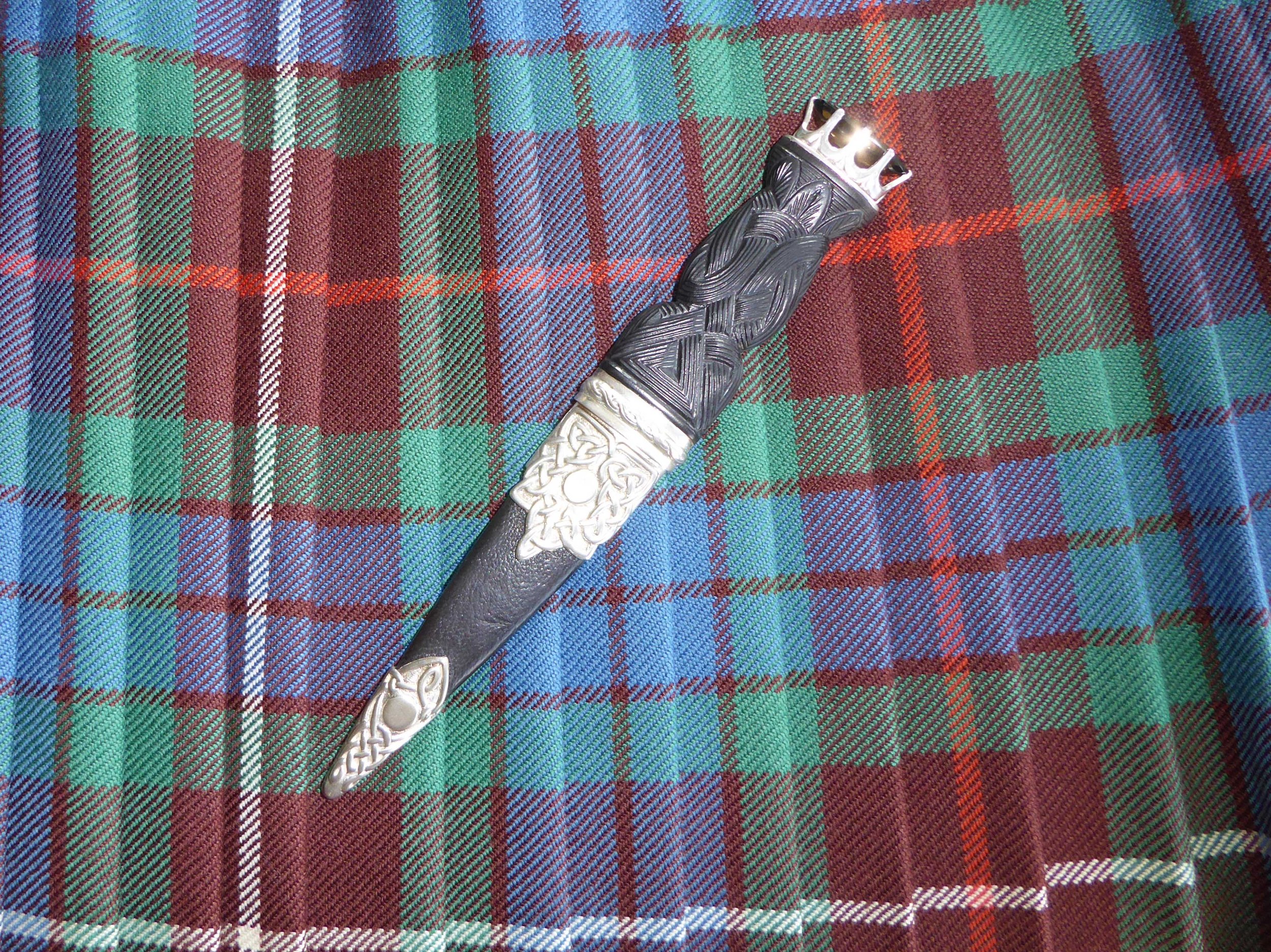 A Vintage Scottish silver mounted sgian dubh by Thomas K. Ebbutt, Edinburgh, 1930 - tartan