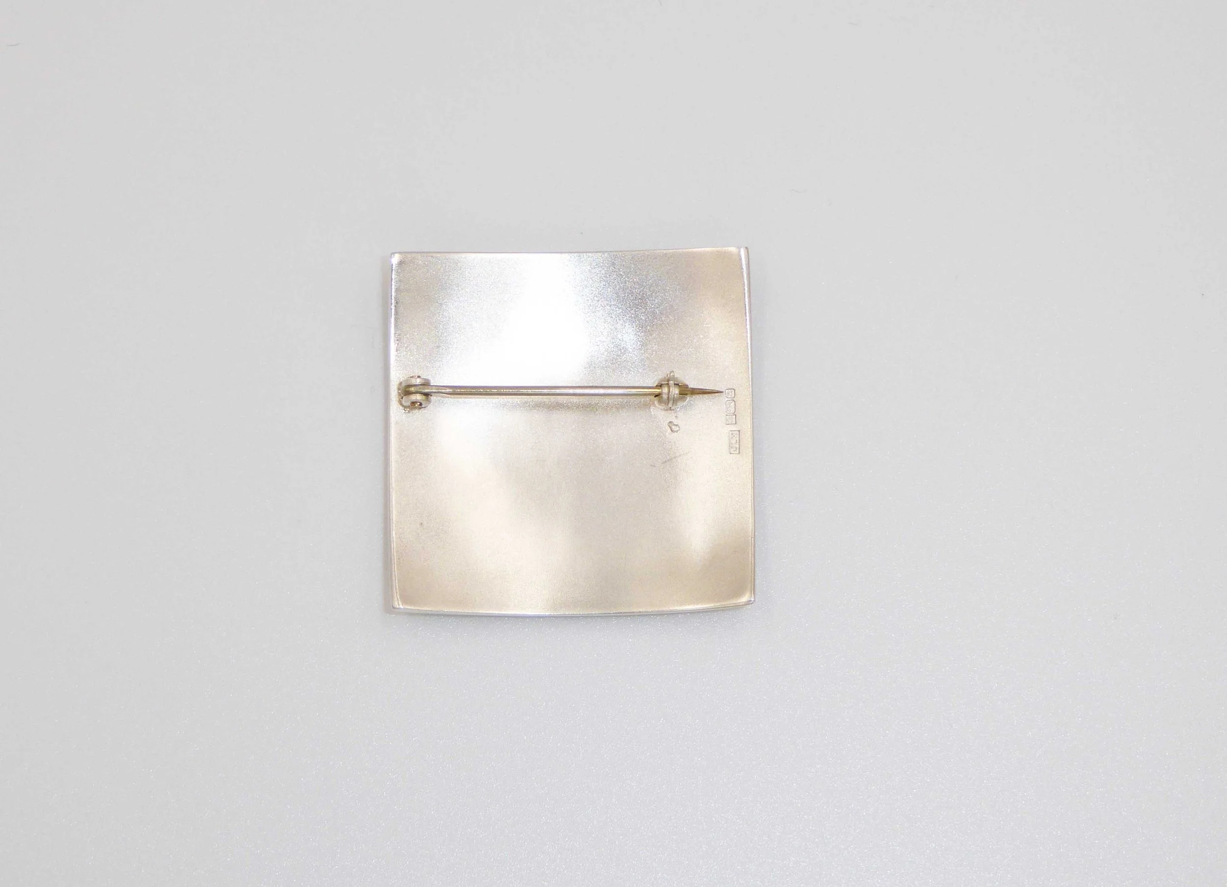Silver and enamel ‘tulip’ brooch by Jane Moore, Leamington Spa, hallmarked Birmingham, 1997 - reverse