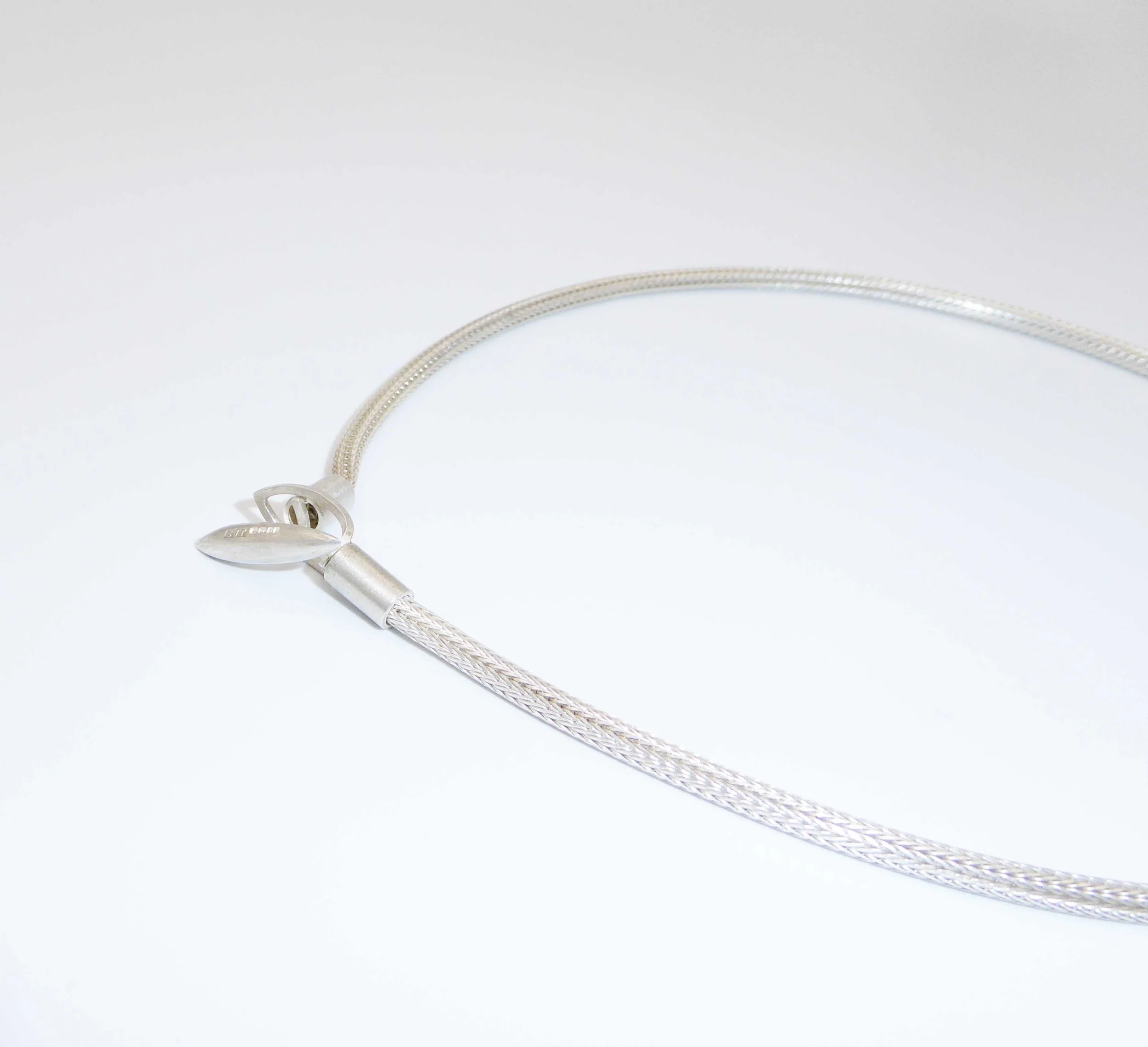 Silver necklace by Sarah Tomlin, Washington, hallmarked London, 2002 - front side