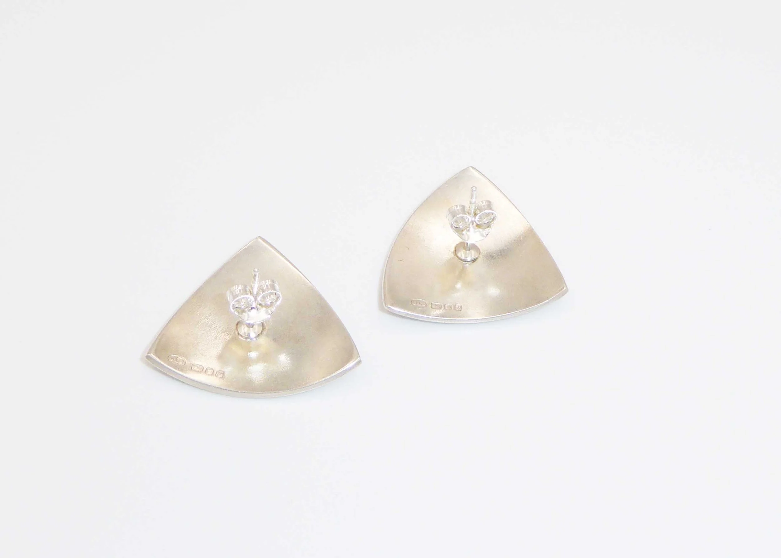Silver and enamel shield-shaped stud earrings by Jane Moore, Leamington Spa, hallmarked London, 1995 - reverse