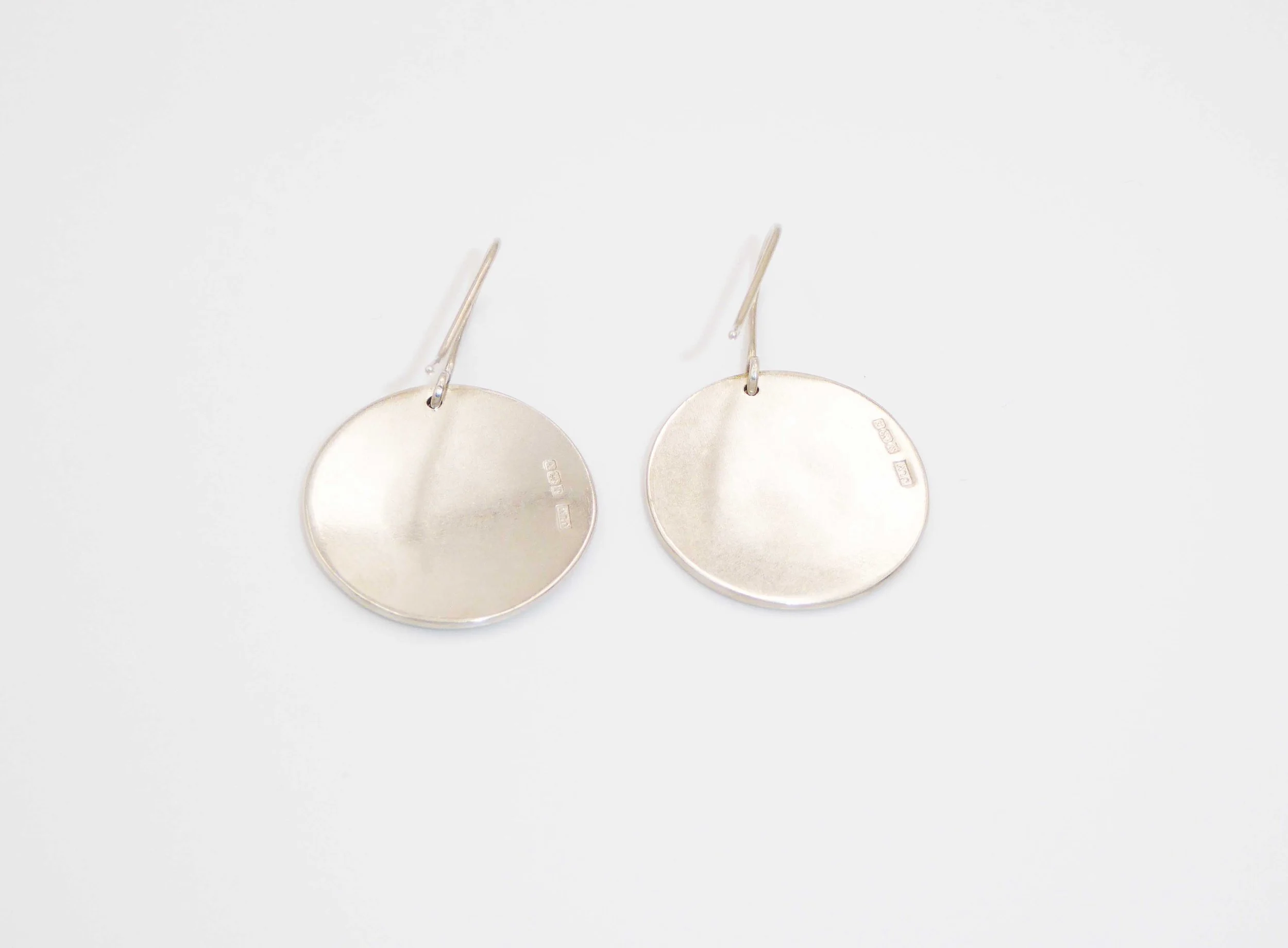 Silver and enamel circular drop earrings by Jane Moore, Leamington Spa, hallmarked Birmingham, 1997 - reverse