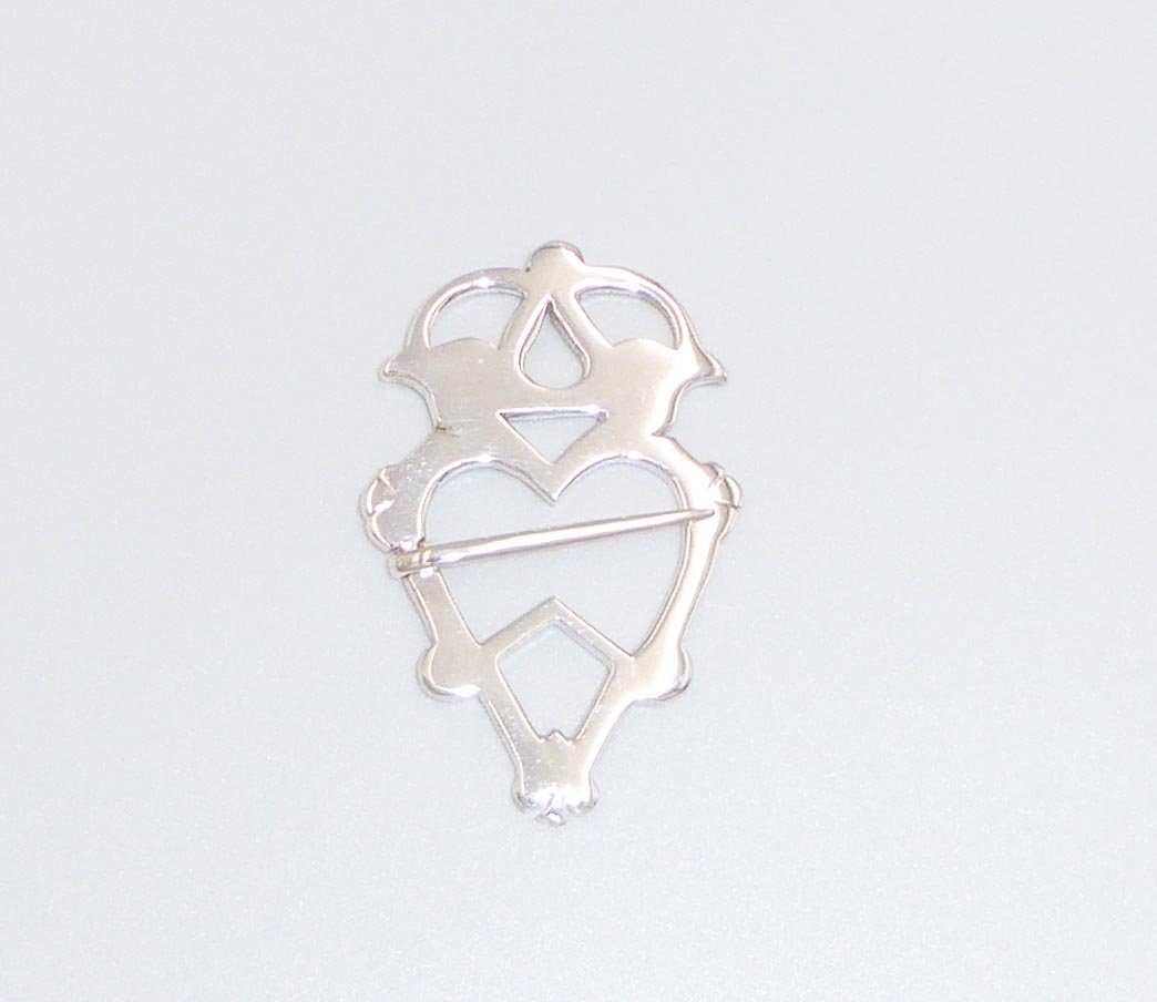A Scottish luckenbooth (heart brooch) by Colin Campbell, Inverness, c.1990s - front
