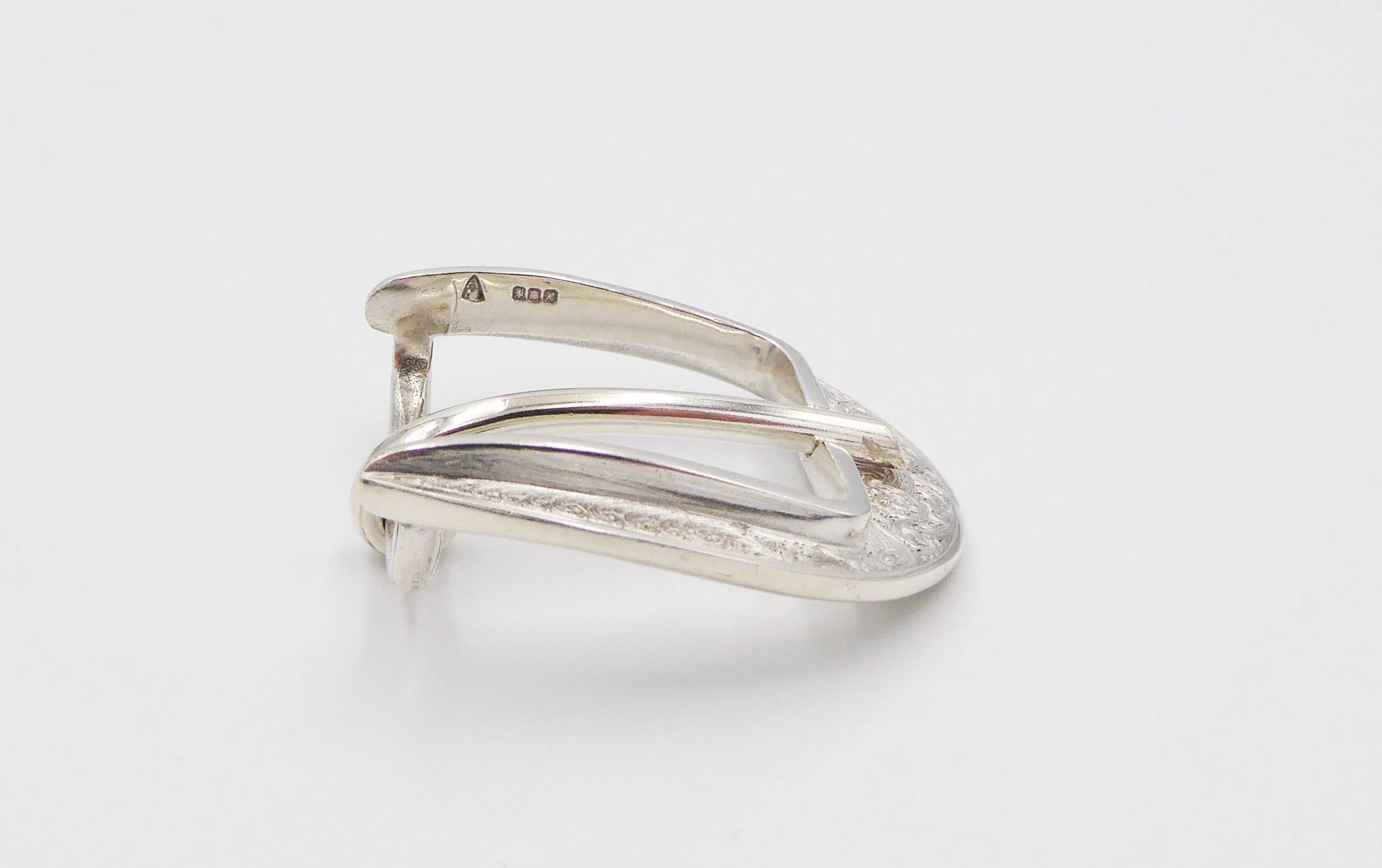 Silver belt buckle by Malcolm Appleby, hallmarked Edinburgh, 1997 - side 2