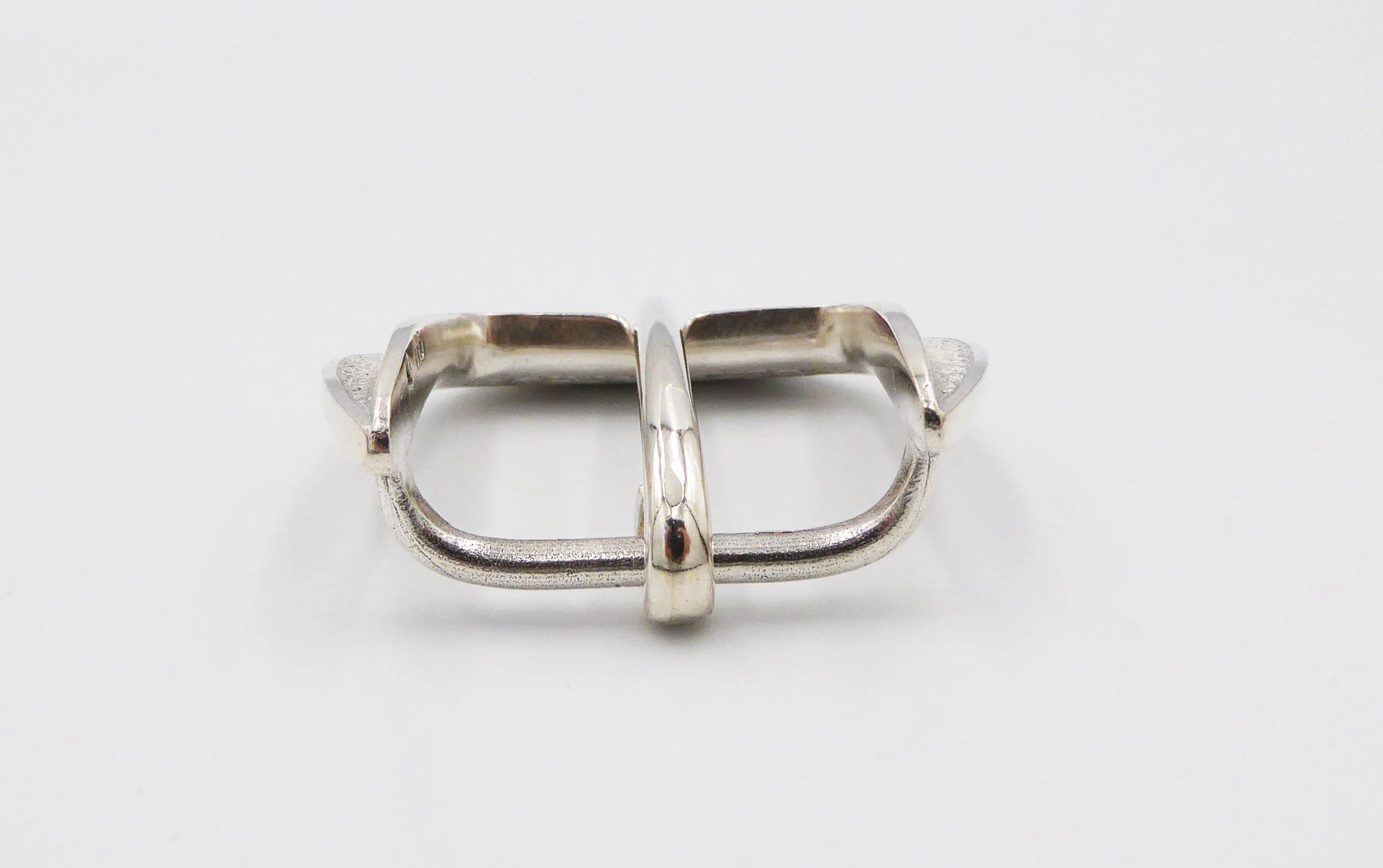 Silver belt buckle by Malcolm Appleby, hallmarked Edinburgh, 1997 - back