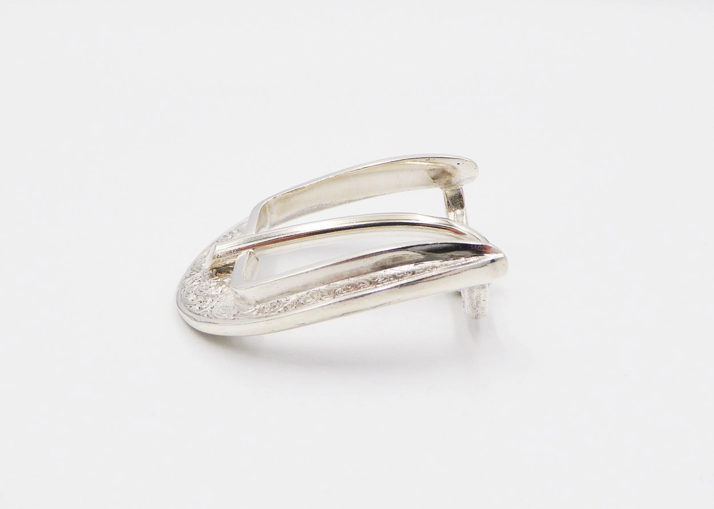 Silver belt buckle by Malcolm Appleby, hallmarked Edinburgh, 1997 - side 1