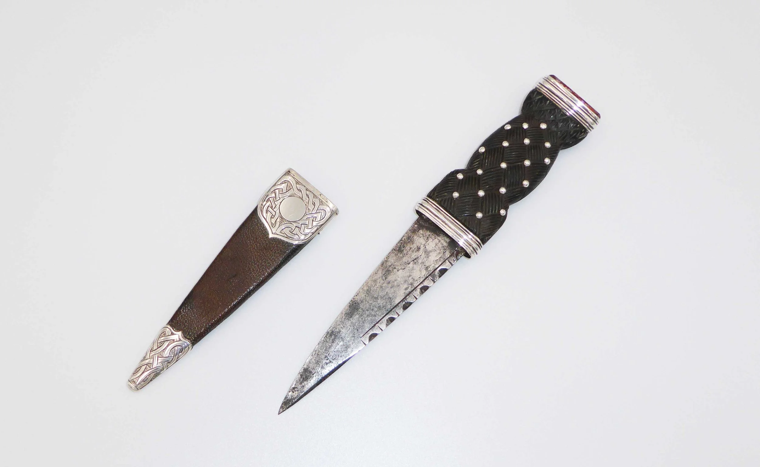An Antique silver mounted sgian dubh, by James Robertson (possibly), Edinburgh, 1891 - front open