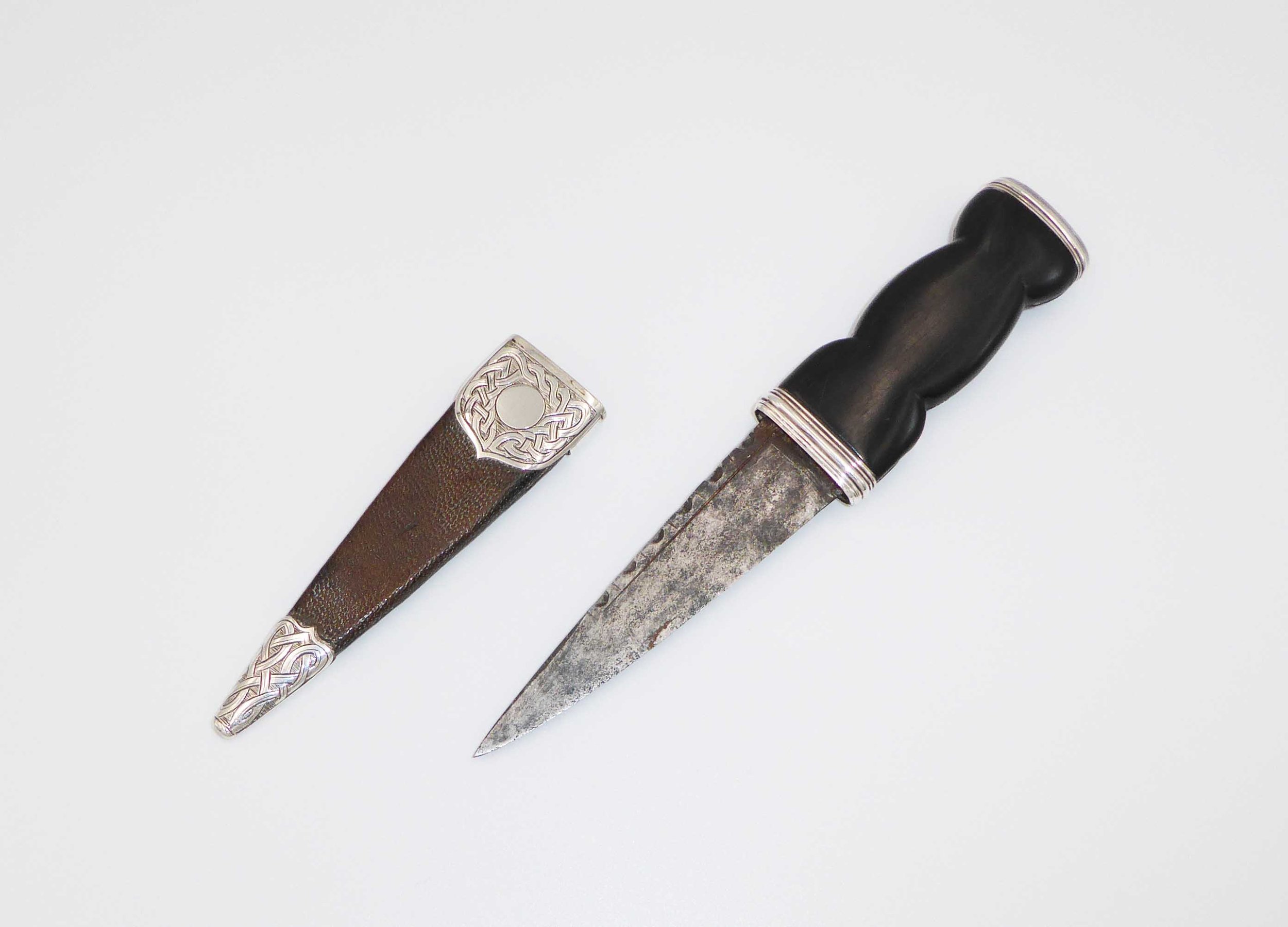 An Antique silver mounted sgian dubh, by James Robertson (possibly), Edinburgh, 1891 - reverse open