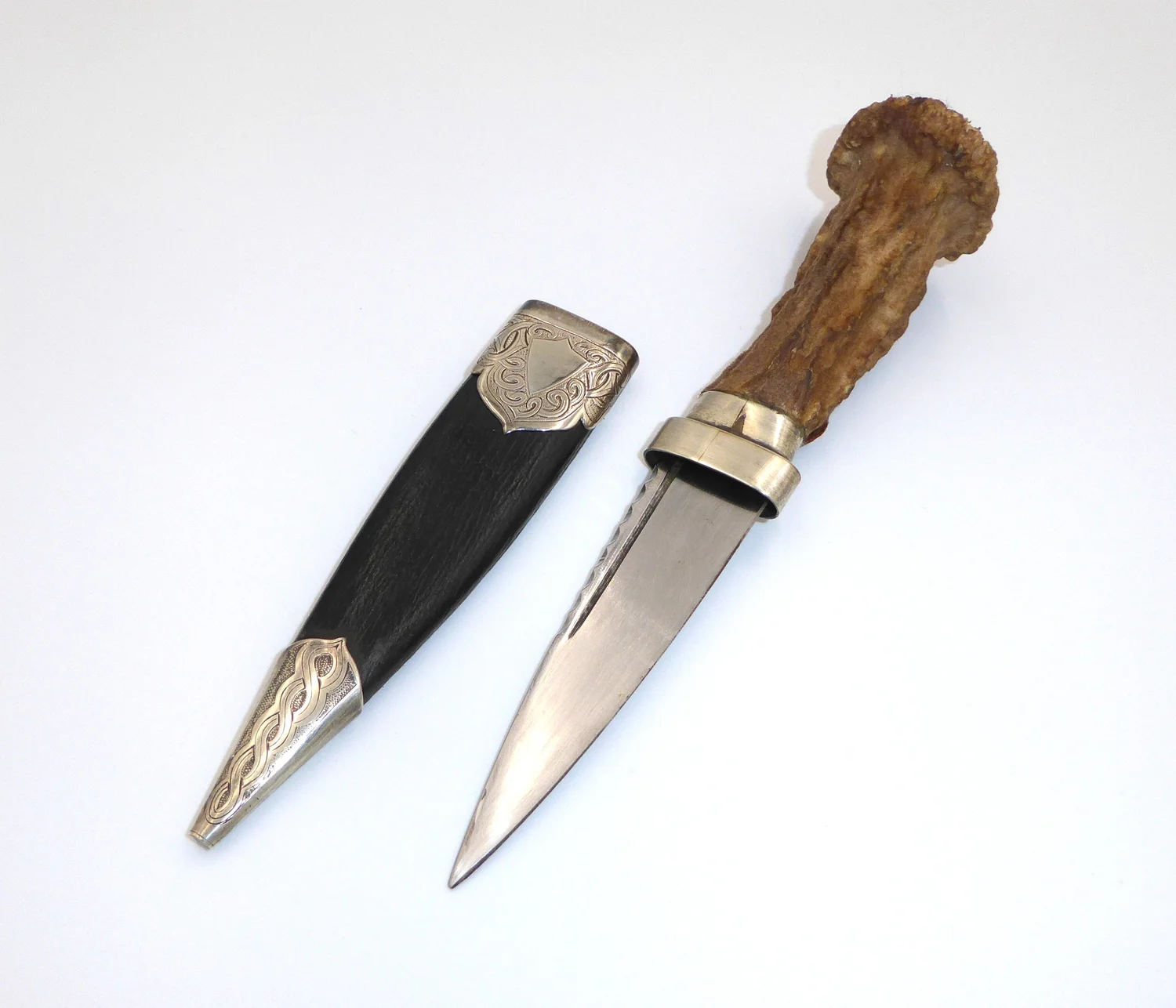 Victorian Scottish silver mounted sgian dubh by Ferguson MacBean,  Inverness, circa 1880–1906 — Christie