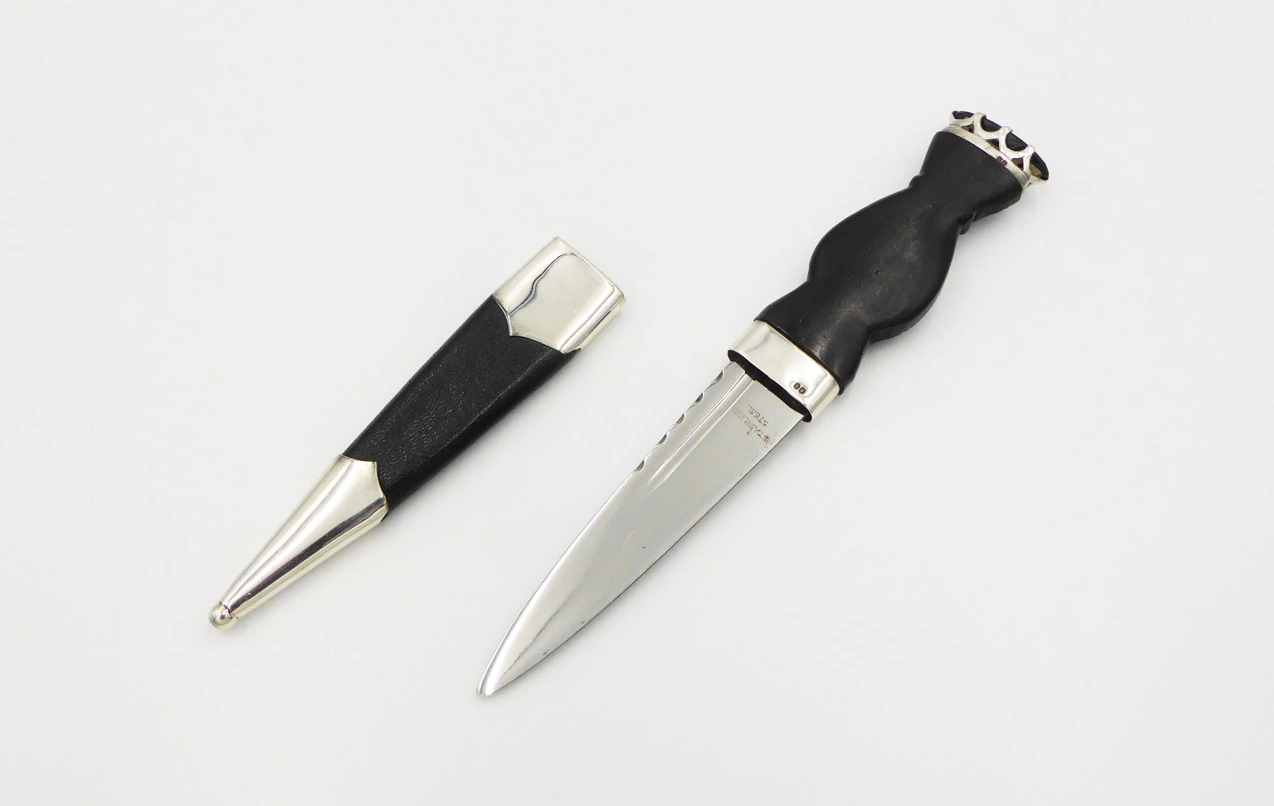 vintage Scottish silver mounted sgian dubh by Robert Allison, Glasgow, with Edinburgh hallmarks, 1976 - reverse 1