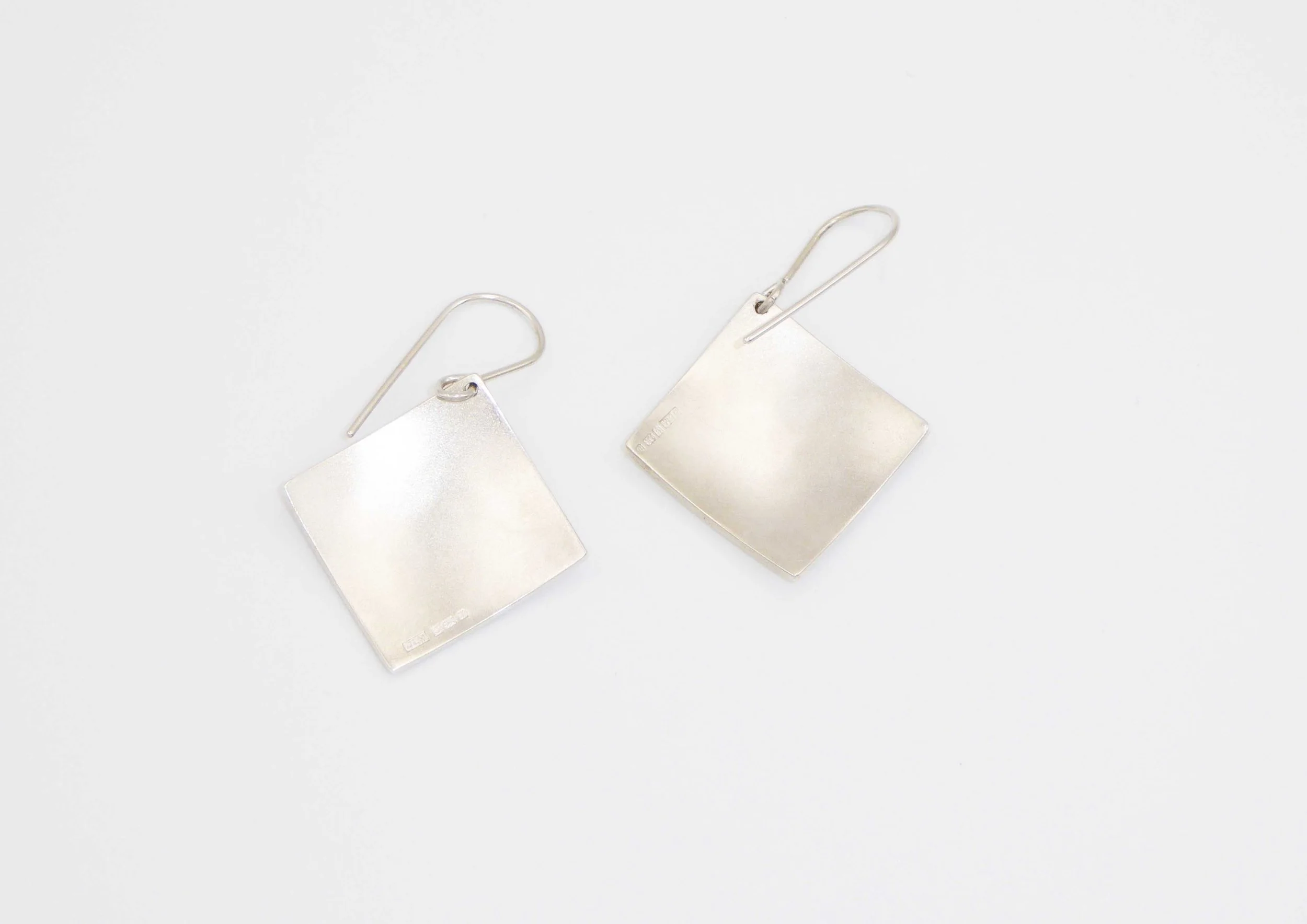 Silver and enamel square drop earrings by Jane Moore, Leamington Spa, hallmarked Birmingham, 1996  - reverse