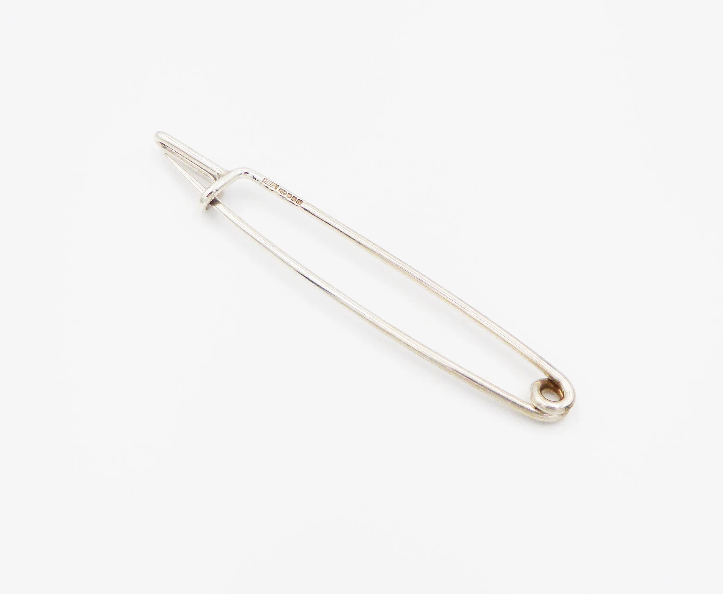 Silver Scottish kilt pin by R.L. Christie, Edinburgh, 2025 - reverse