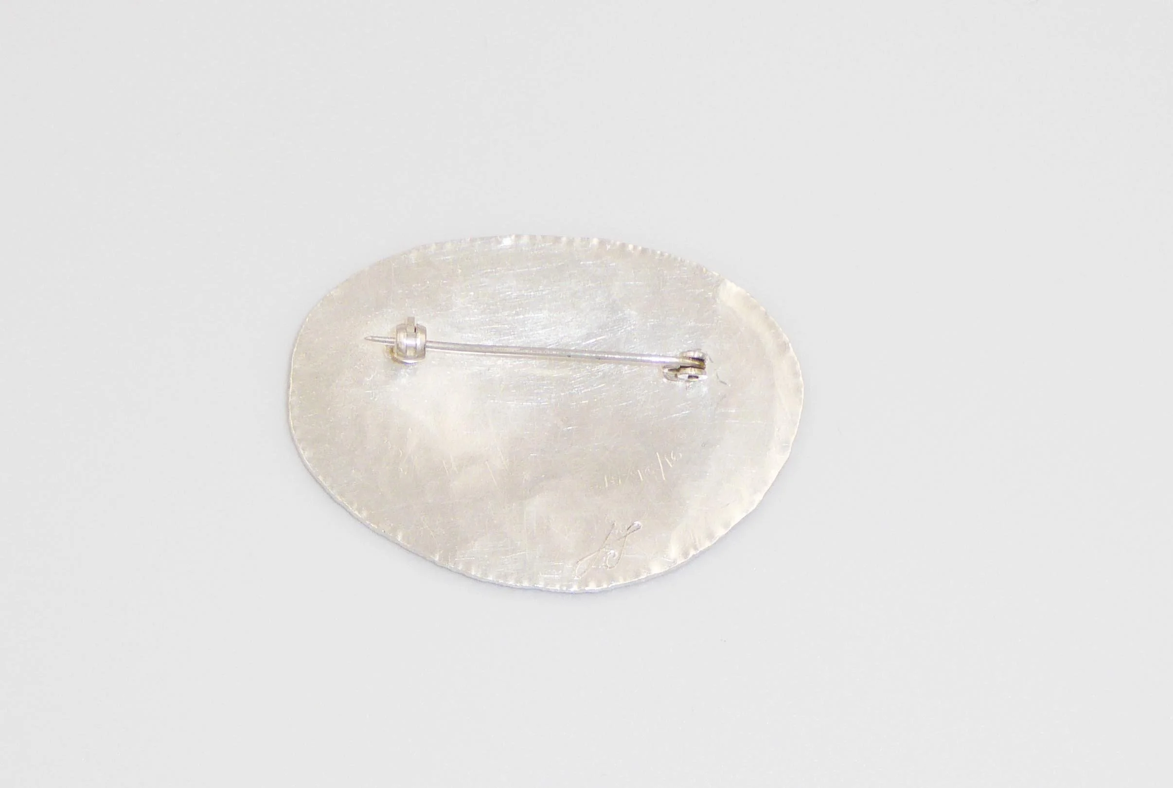 Enamel ‘hare’ panel brooch by Jane Short, Brighton, c.1993 - reverse