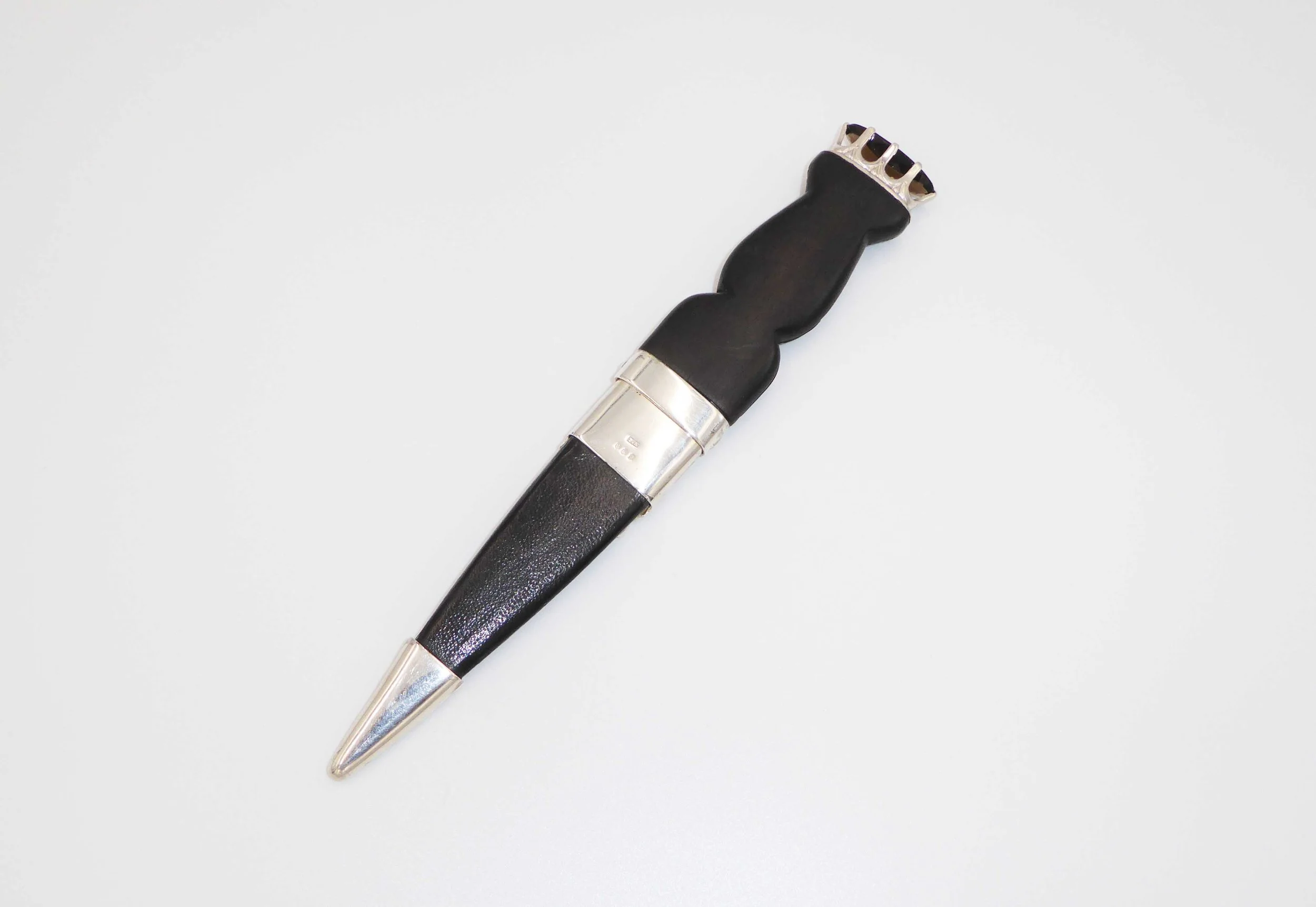 A Vintage Scottish silver mounted sgian dubh by Thomas K. Ebbutt, Edinburgh, 1930 - reverse