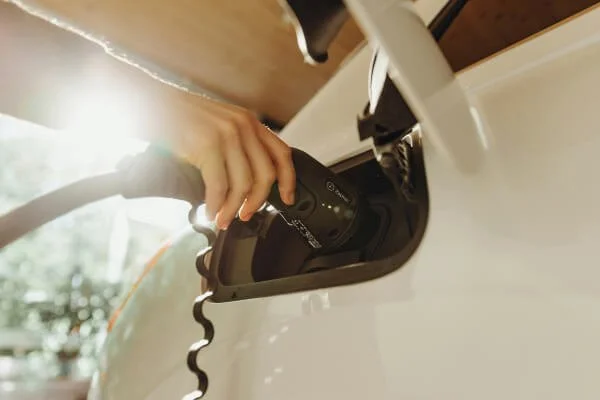 Community vs Public EV Charging: What’s the Difference?