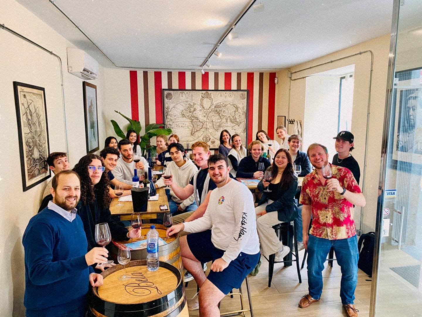 Yesterday we welcomed lots of students from @cieemadrid to give them fun and informative tastings about Spanish wines and how to taste vino properly! Really lovely bunch of interested and intelligent new drinkers! // Ayer recibimos a un mont&oacute;n