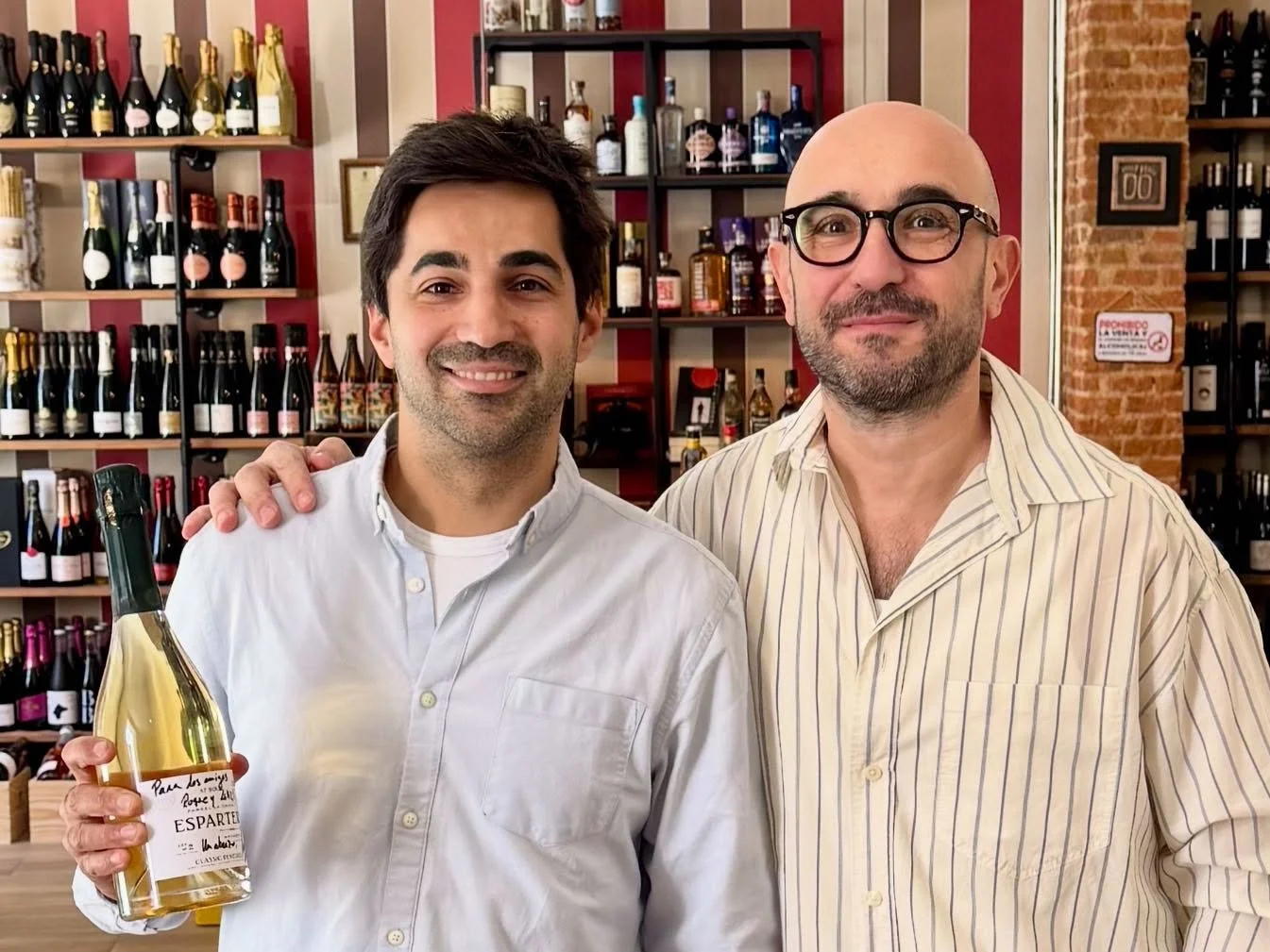 Hoy ha pasado por la tienda Agust&iacute; Torell&oacute;, el alma de AT Roca @atroca_celler &mdash;las siglas que llevan su propio nombre y el de su familia&mdash;. Nos conocemos desde hace muchos a&ntilde;os y siento una admiraci&oacute;n sincera po