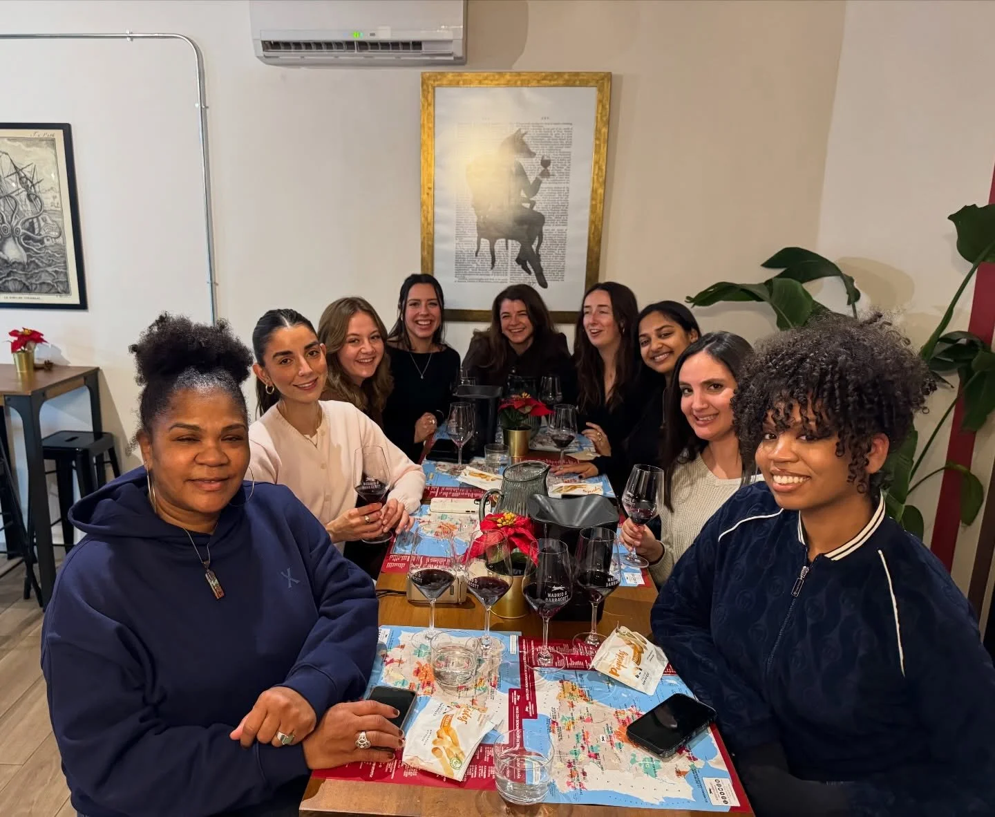 An utterly charming group for our Daily Tasting yesterday! We host winetastings every day, with different themes and types of wines. Head to our website for more information! // &iexcl;Un grupo absolutamente encantador en nuestra Cata Diaria de ayer!