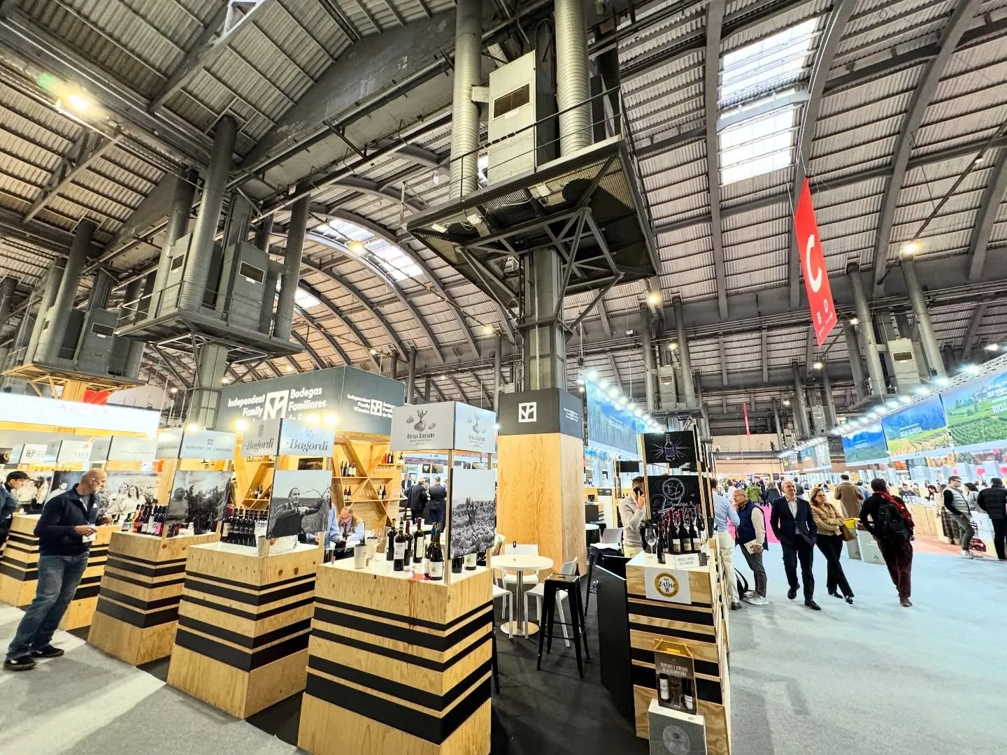 A brief but amazing day at BBW Barcelona Wine Week. A vast and inspiring selection of producers and their wines. Seminars, relationships, all the different DOs, stars fit eh wine world and much much more. See you next year! // Un d&iacute;a breve per