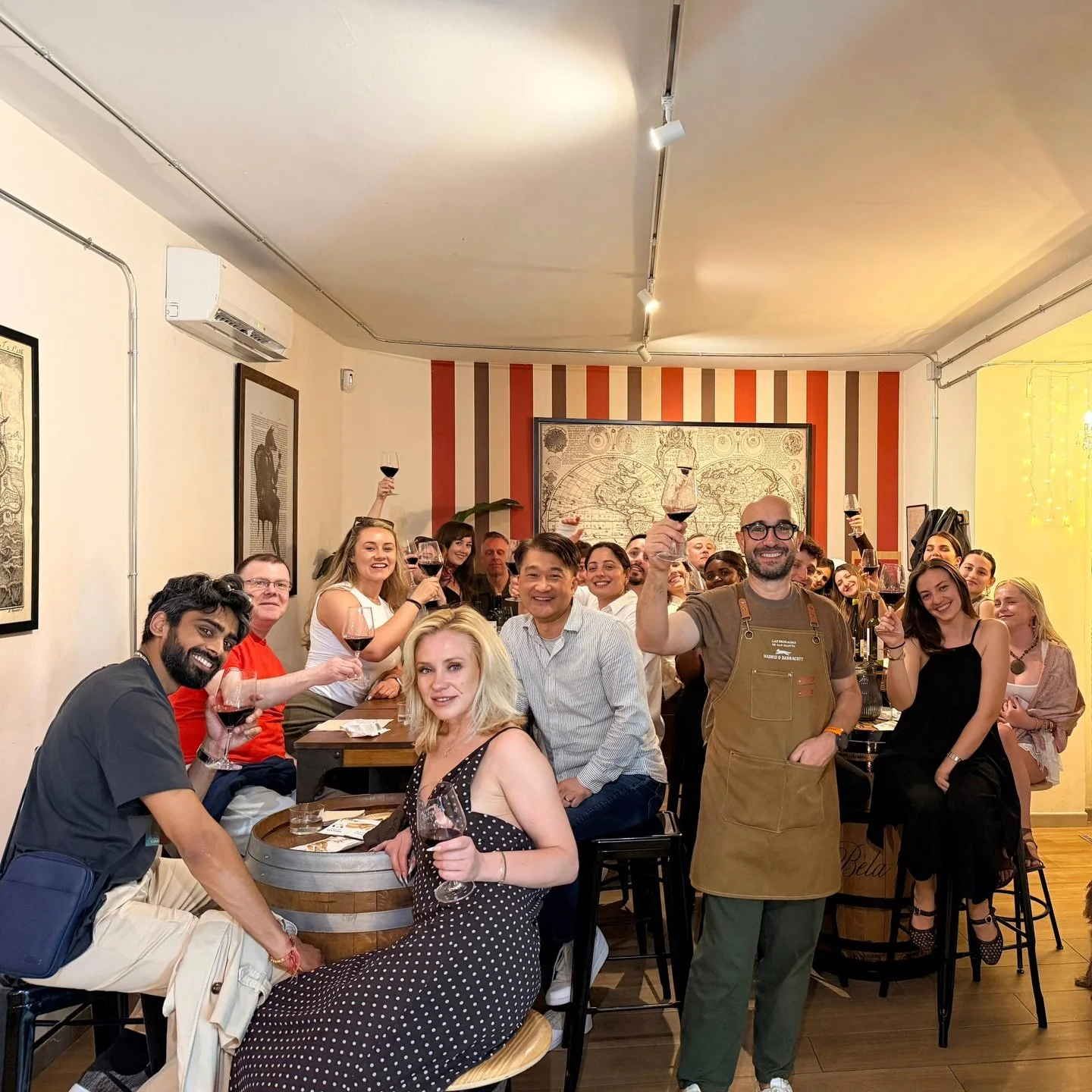 A marvelous celebratory tasting yesterday as we tried and toasted to the amazing grape: Malbec! // Una maravillosa cata de celebraci&oacute;n ayer, en la que probamos y brindamos por la incre&iacute;ble uva: &iexcl;Malbec! #madrid #spain #vino #winet