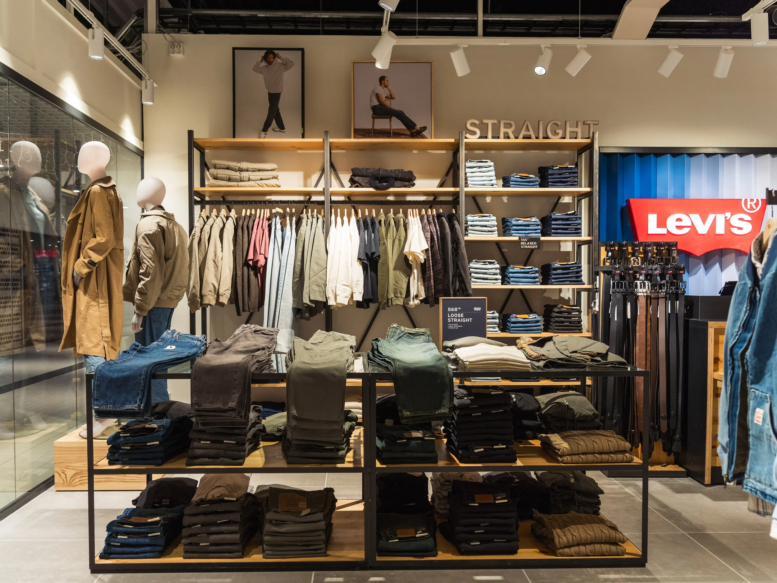 26.02.26-åpning-levis-store-3.jpg