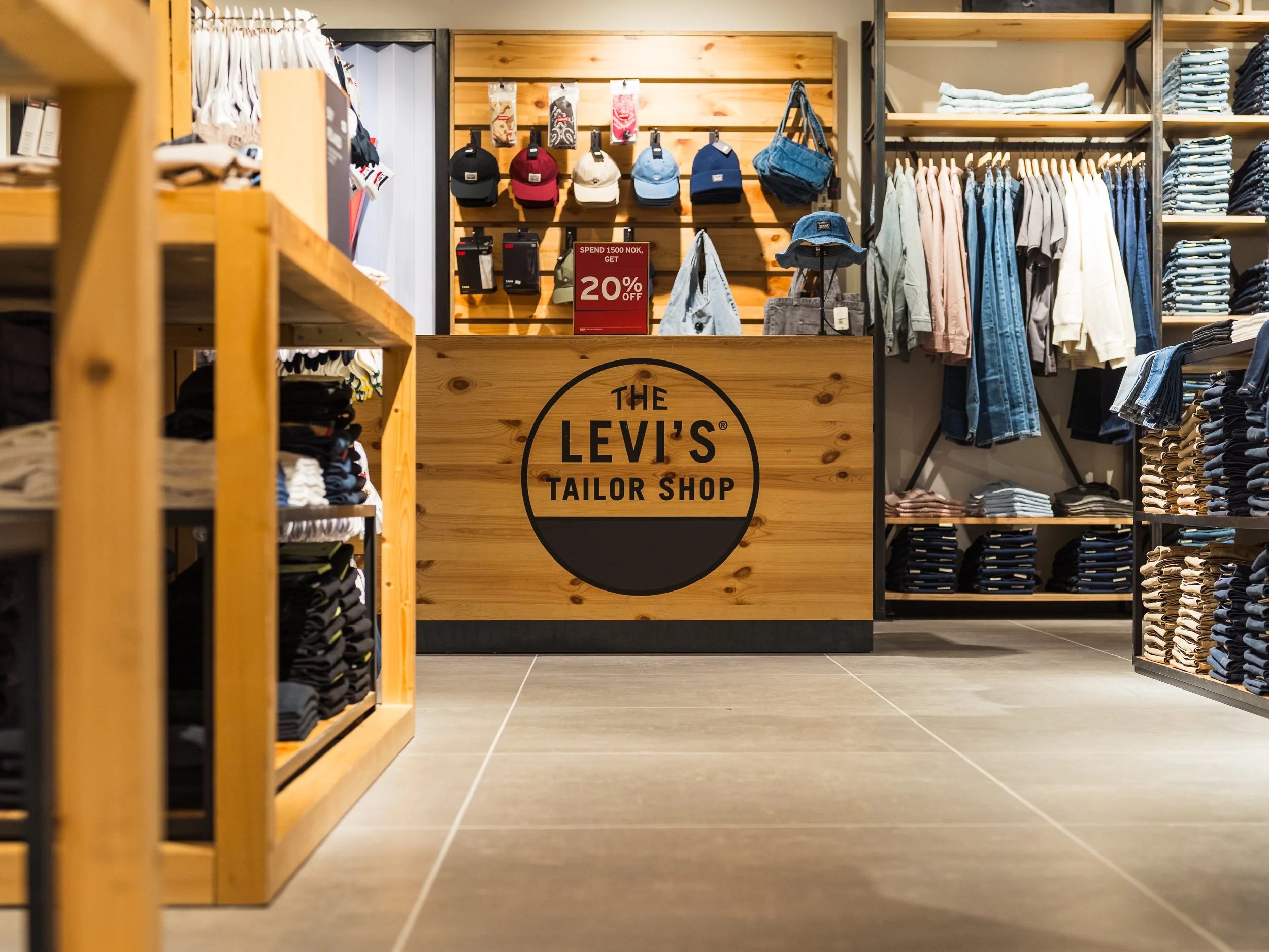 26.02.26-åpning-levis-store-7.jpg