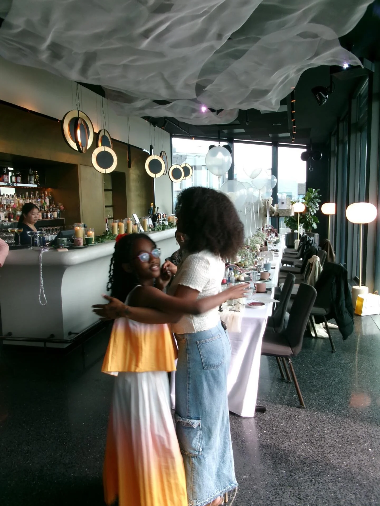 lieve Taneesha,

weet je hoe moedig jij bent geweest om je grens te trekken voor jou en Maya, ondanks je gevoelens van angst, schaamte en jarenlang ge&iuml;ntimideerd te zijn geweest? weet je hoe sterk jij bent geweest om hulpverlening in te schakele