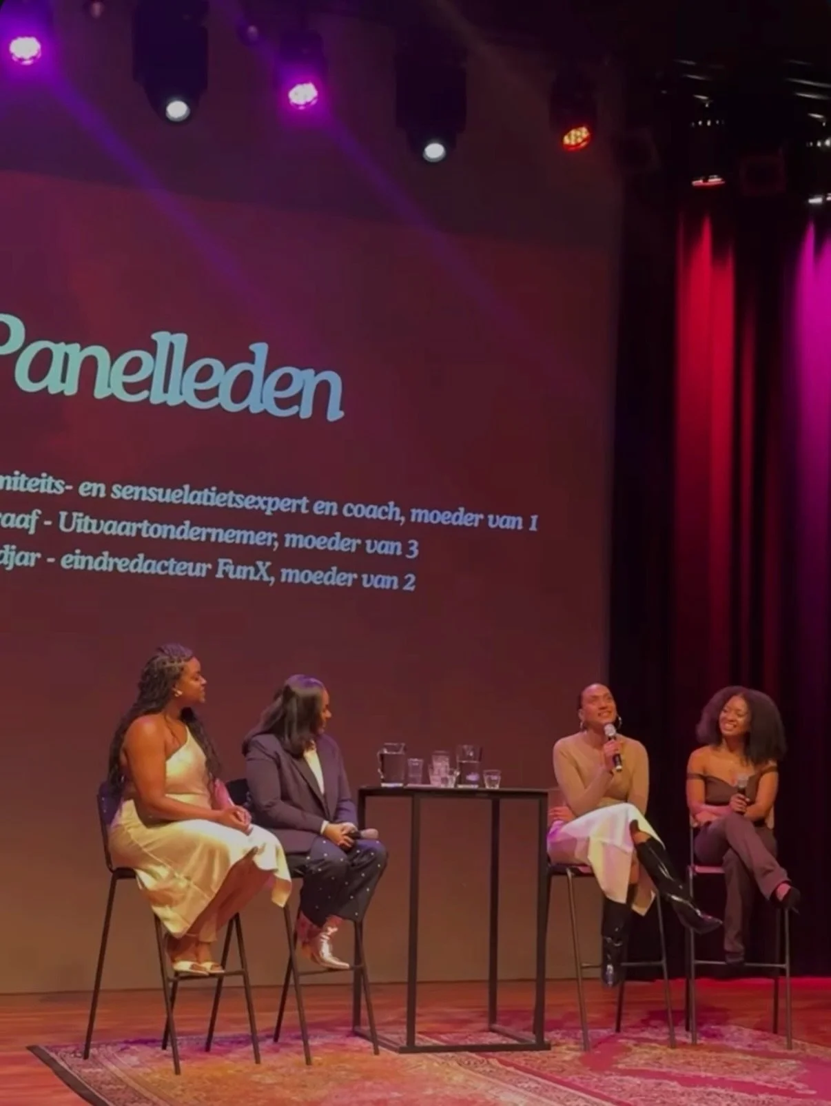 ik mocht deel uitmaken van deze geweldige avond met real stories van en voor mama&rsquo;s 🌸 @clubmom.nl spilled the tea over vruchtbaarheid en matrescentie (&mdash; let&rsquo;s get this word in de van Dale please).

moederschap en matrescentie omvat