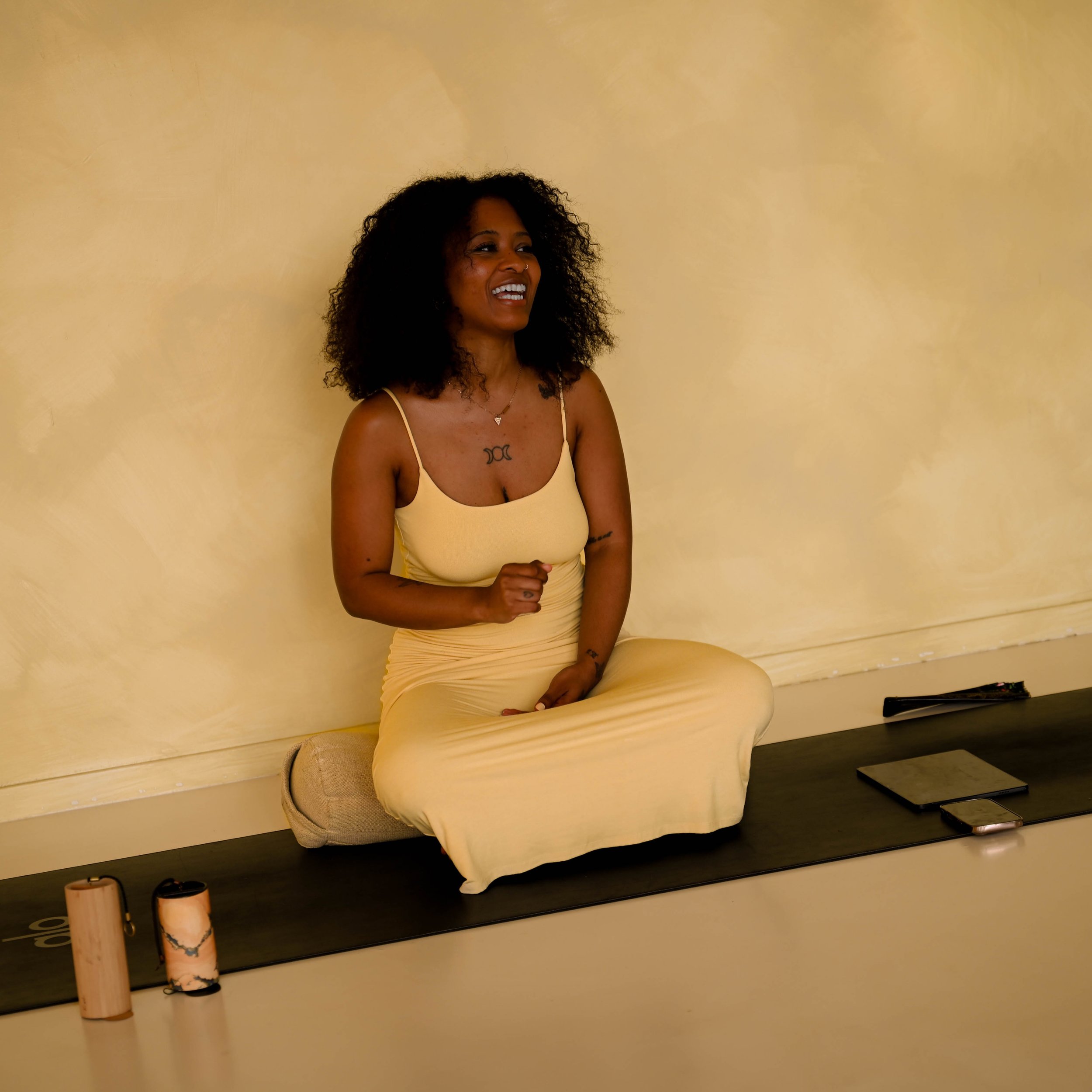 a room full of women connected to their senses is a force of nature 🌹 Sensual Hours, 2026

📸: @birkewobbes 

#sensualityevent #womenswellness #womenshealth