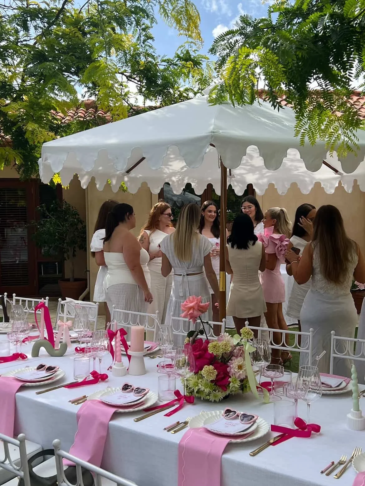 The heat never stoped a hens ~ it&rsquo;s the season for a spritz &amp; statement shade with @m_eventhire