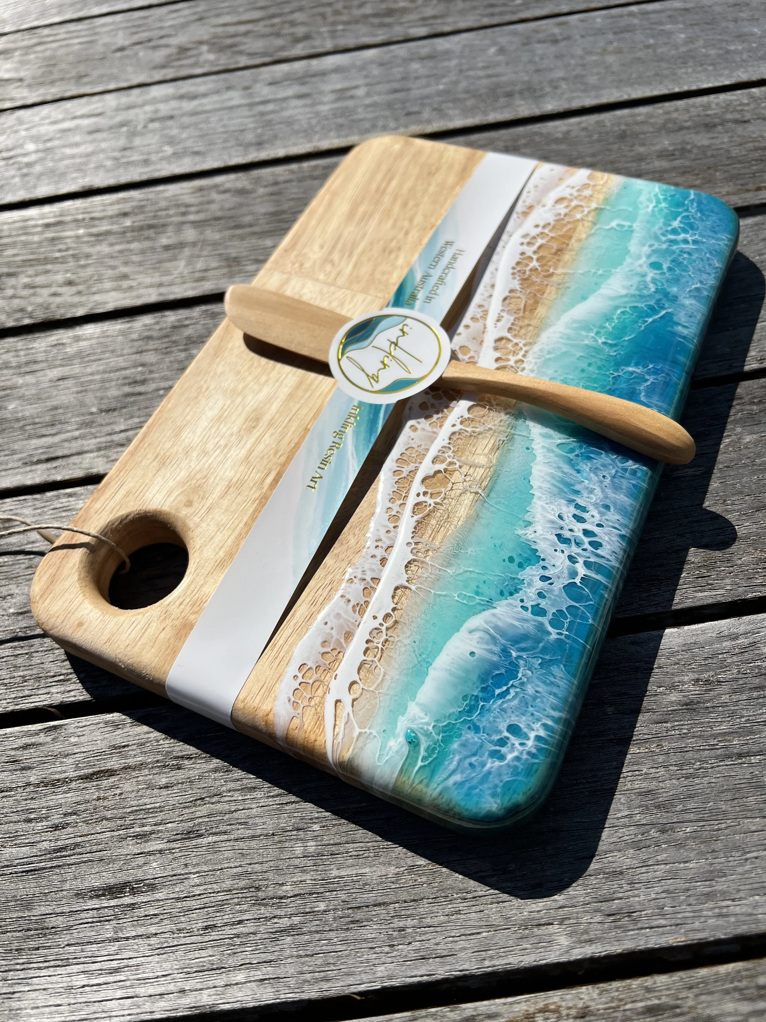 Bamboo cheeseboard small + butter knife