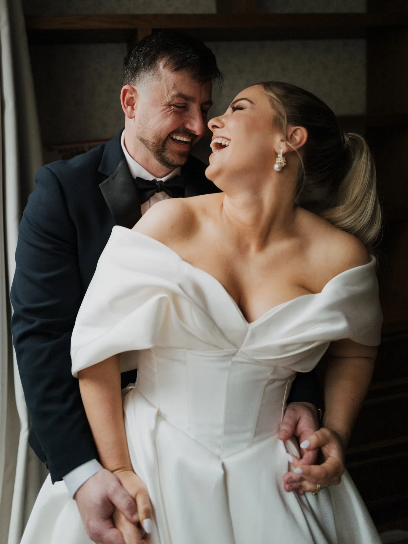 Why I&rsquo;ll never tell you to &ldquo;look at the camera and smile.&rdquo; 
You know that moment when you&rsquo;ve been holding a smile so long your face starts to ache?
Yeah, let&rsquo;s never do that.

Here&rsquo;s the thing about posed smiles: t