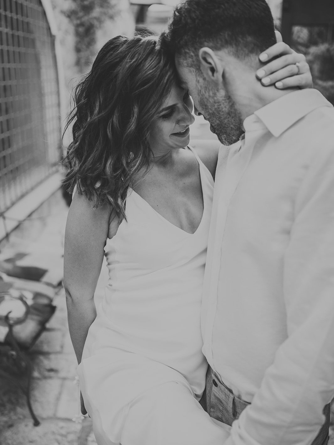 There&rsquo;s a moment at every wedding nobody&rsquo;s posing for &mdash; the exhale right before the vows, the glance nobody choreographed. That&rsquo;s the one I&rsquo;m there to catch.

If you want your day told the way it actually happened, not s