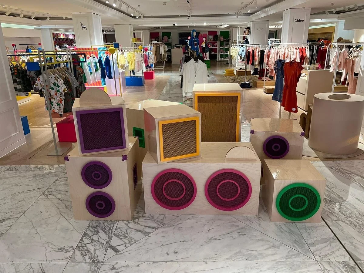 One of our latest projects for Harrods #interiordesign #spraying #redcreatesltd #aps_sprayers #harrods #associatedpaintservices #shopdisplay #pointofsale