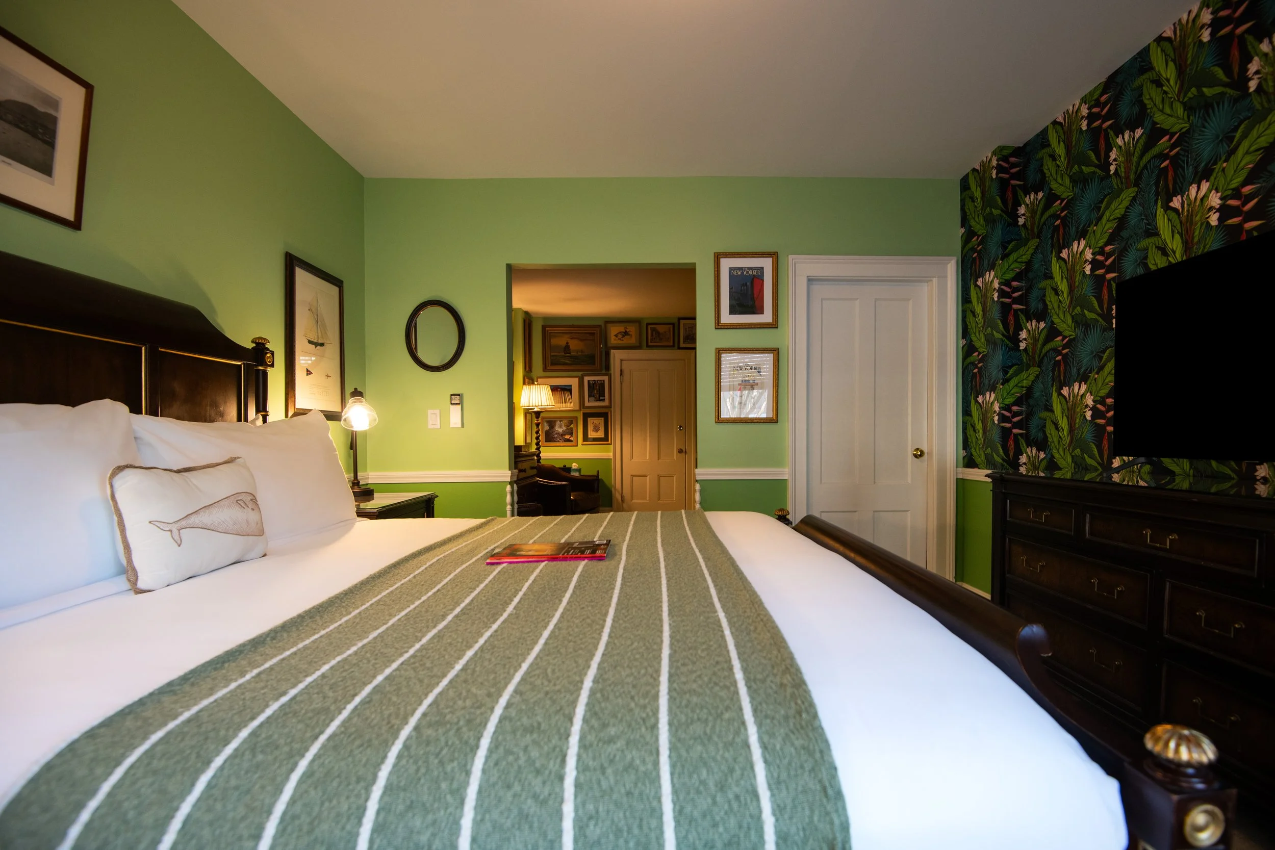 Primrose Inn Room 10.1.jpg