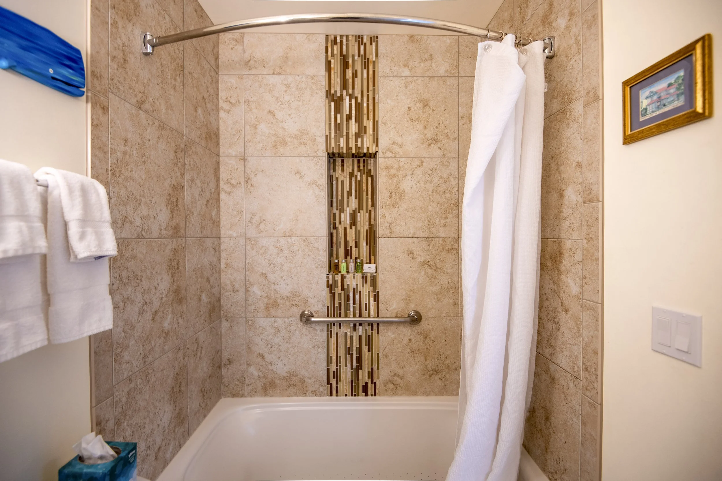 primrose inn bathroom room 15.1.jpg