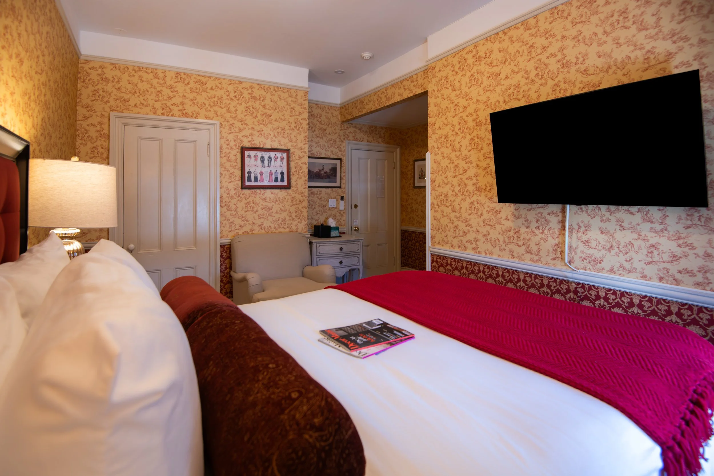 Primrose Inn Room 3.8.jpg