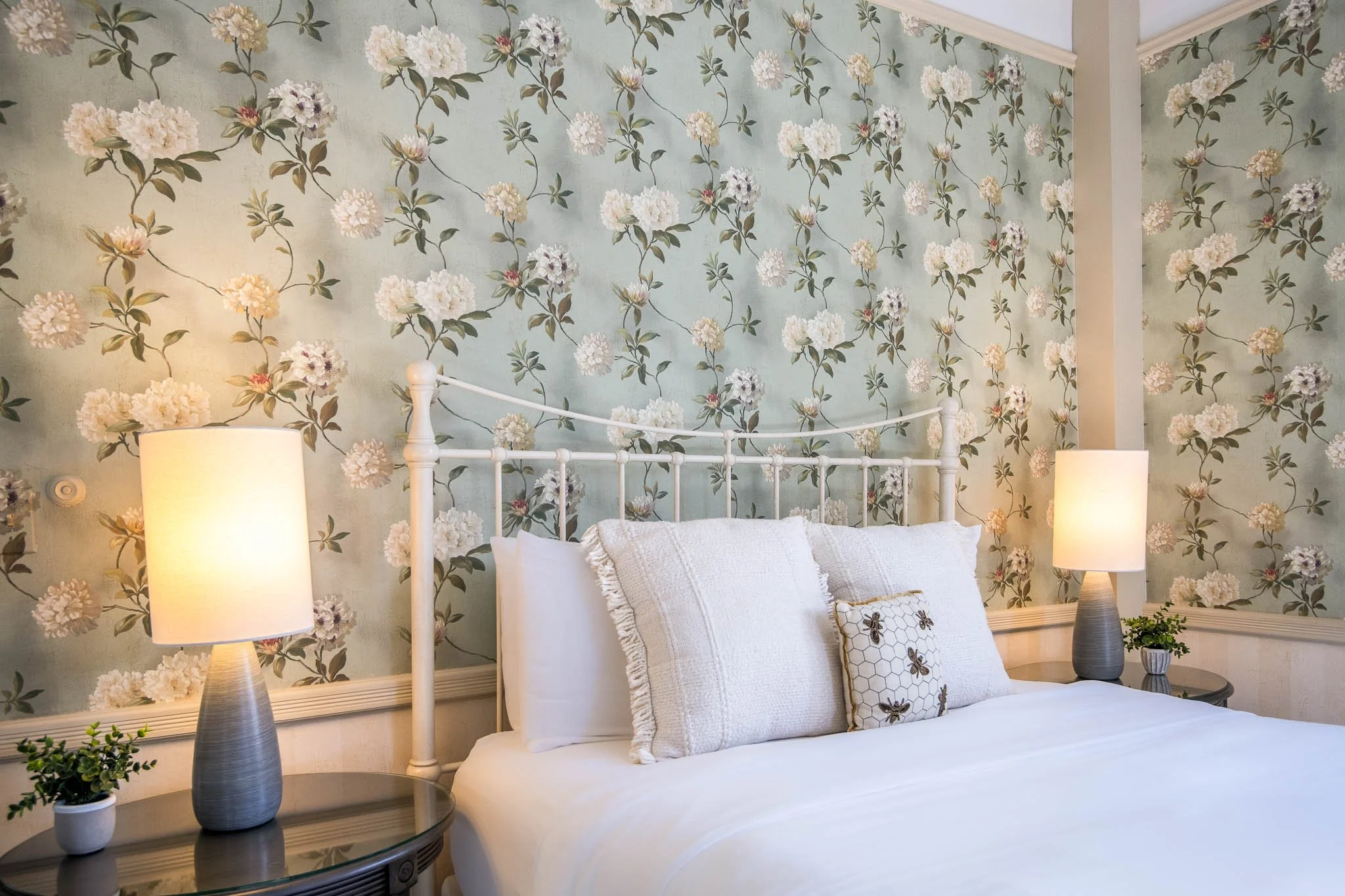 Primrose Inn Room 1_2.jpg