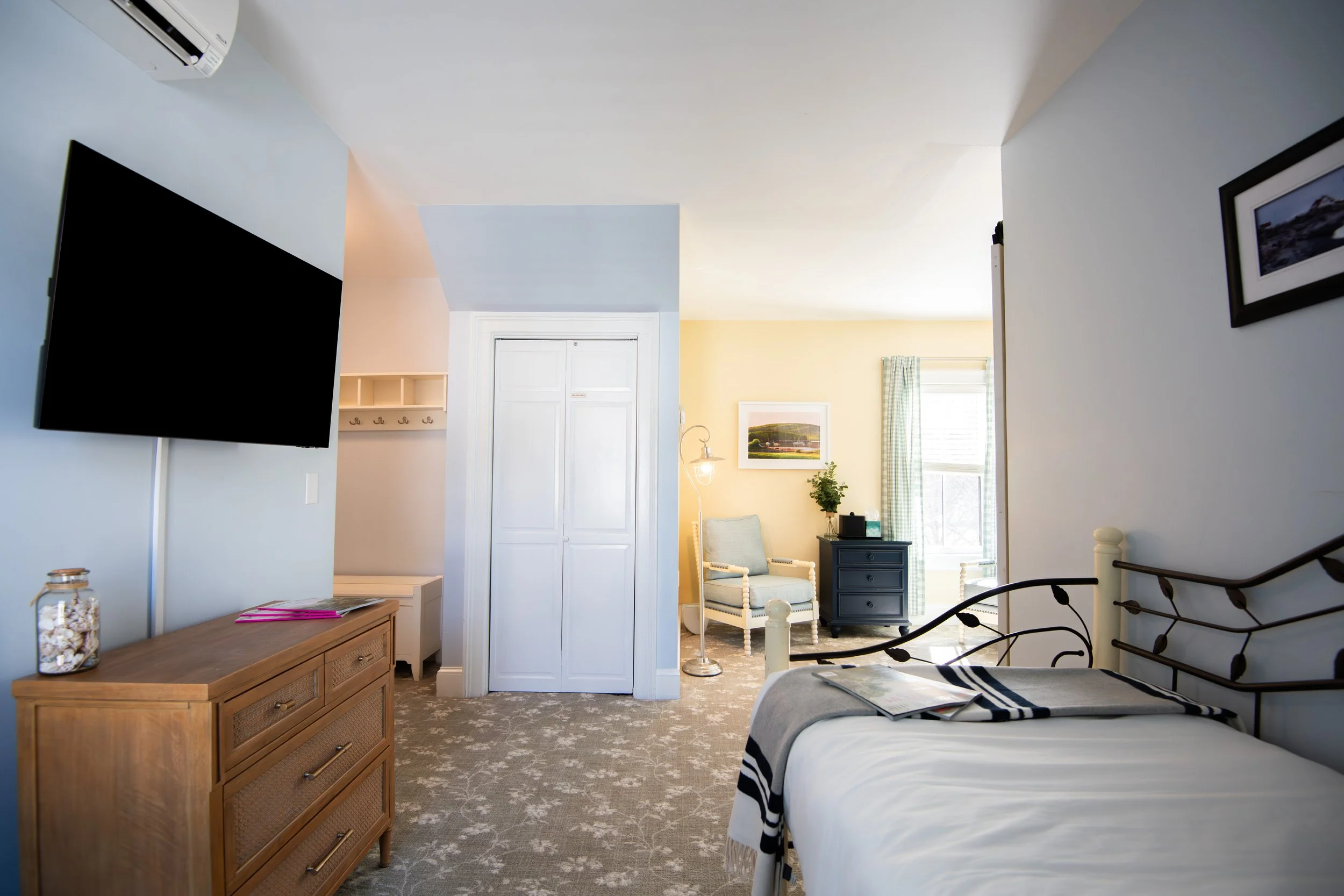 Primrose Inn Room 15.19.jpg