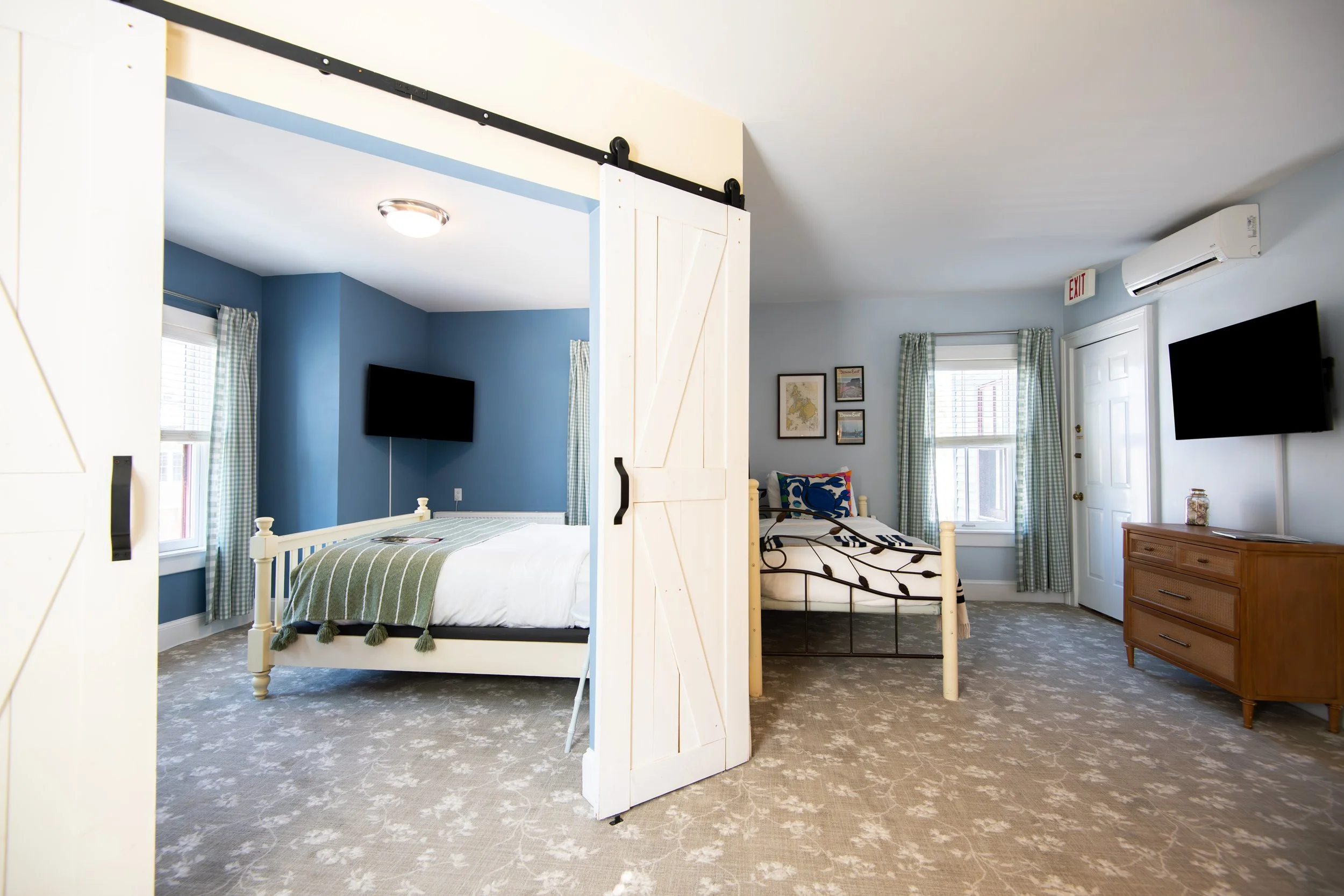 Primrose Inn Room 15.10.jpg