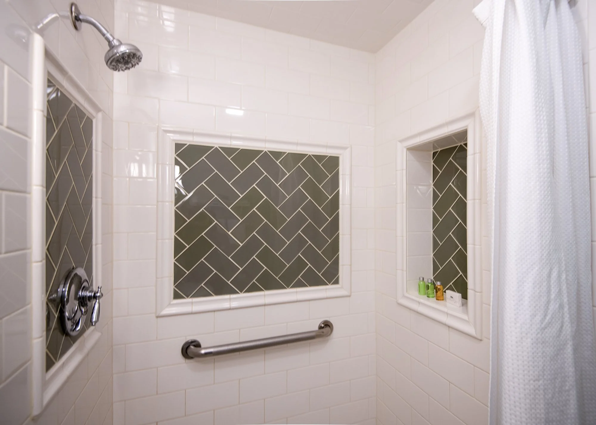 primrose inn bathroom room 8.2.jpg