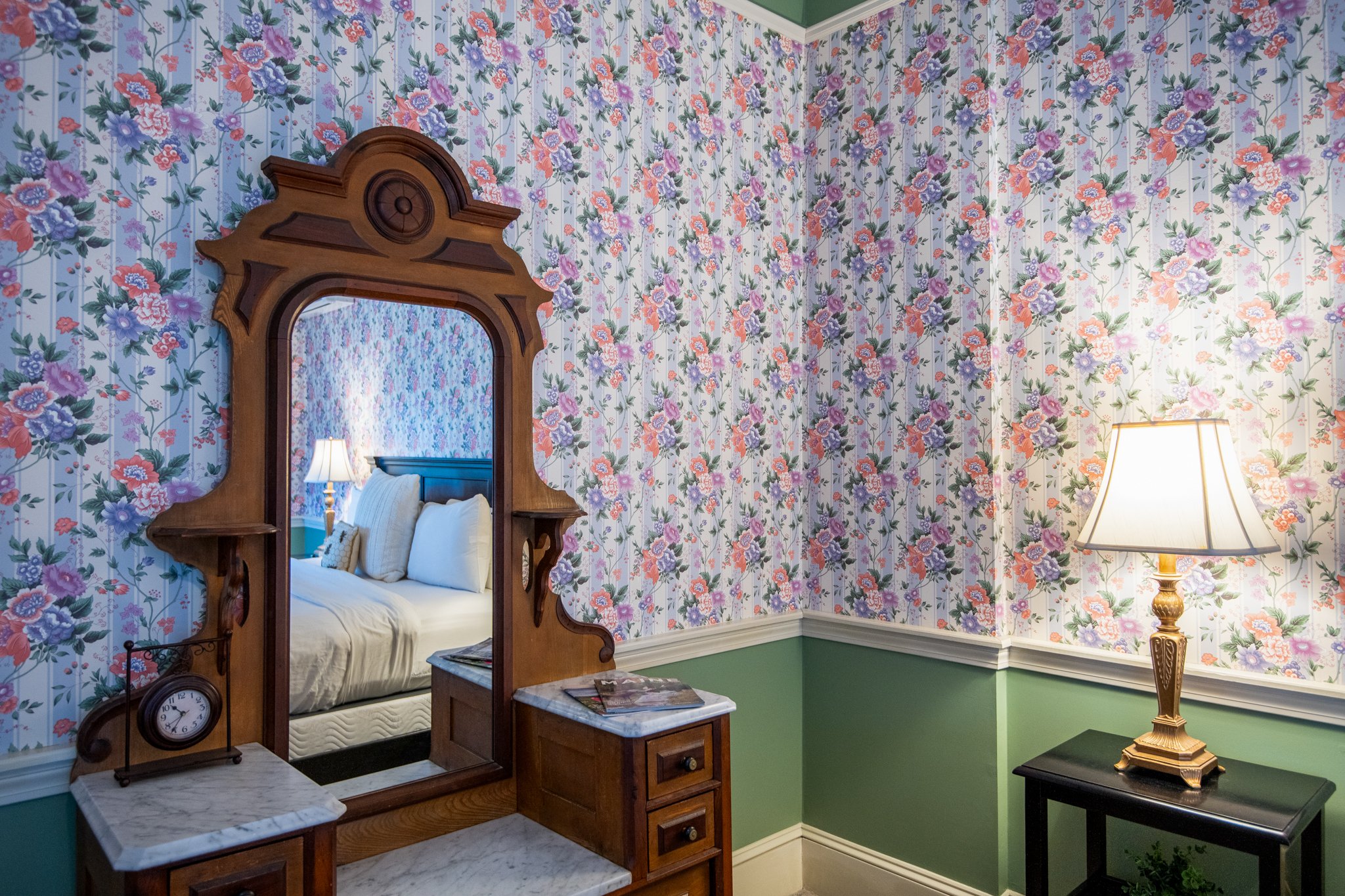 primrose inn deluxe king pation room bar harbor maine